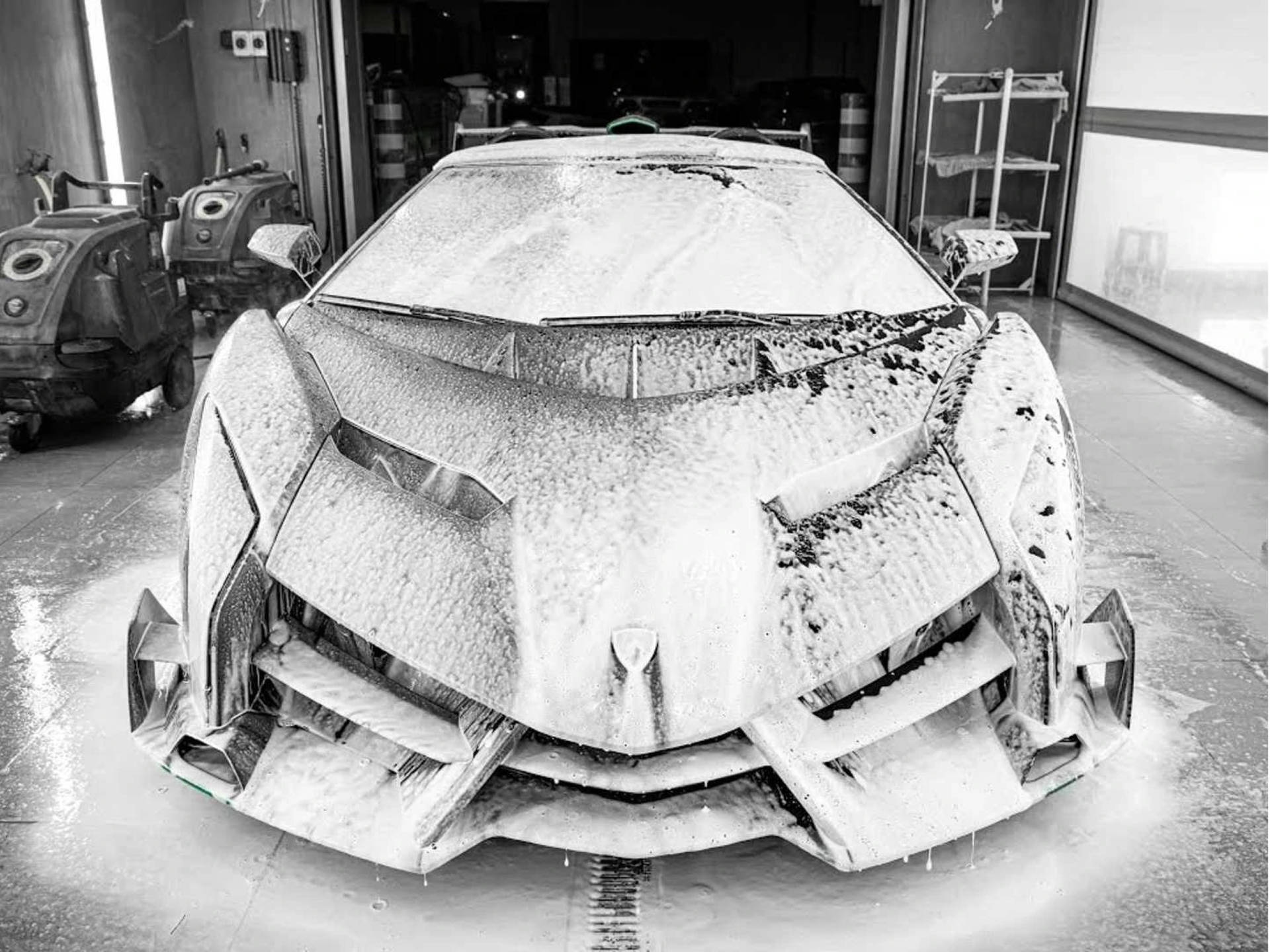 Foamy Car Wash For Lamborghini Wallpaper