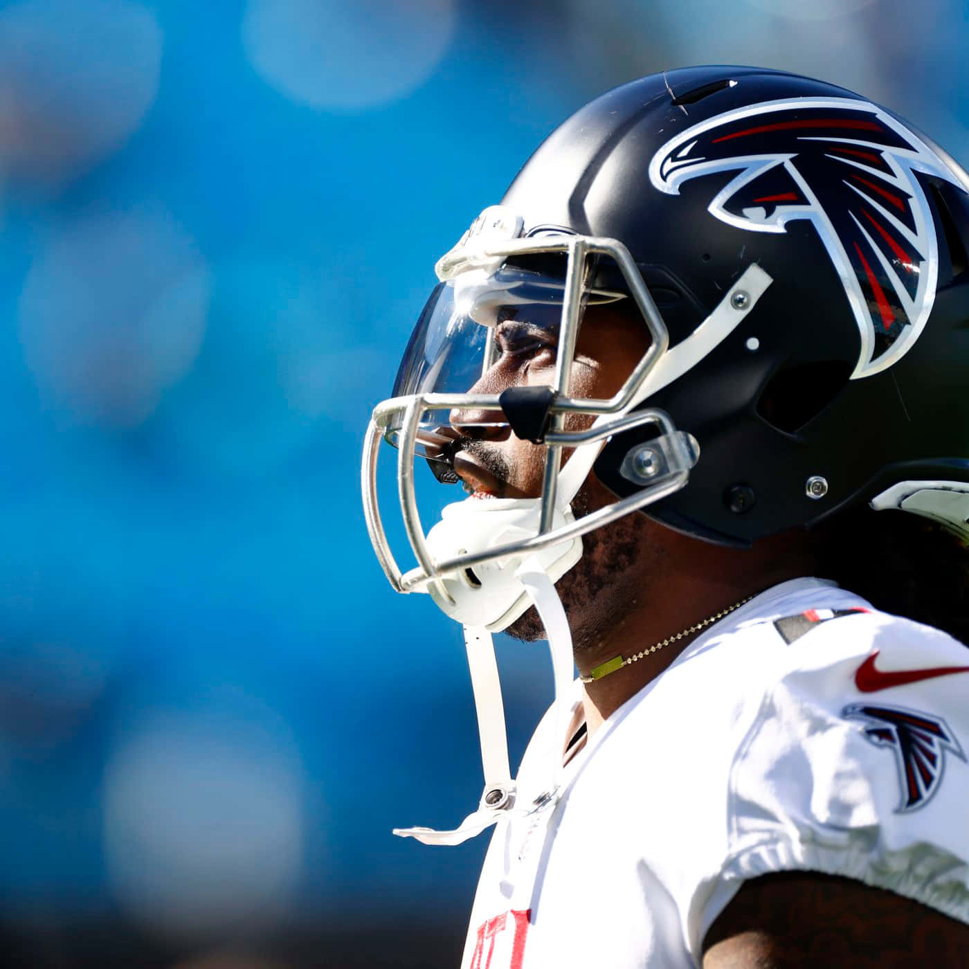 Joueur De Football Concentré Casque Des Falcons Fond d'écran