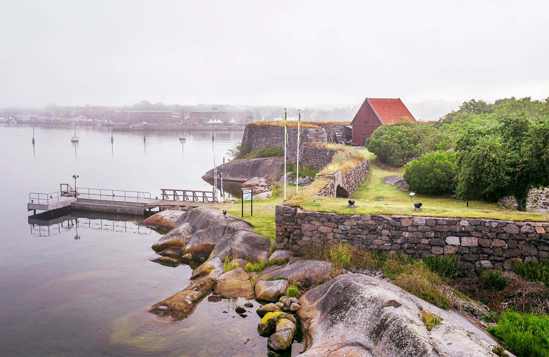 Foggy Morningin Karlshamn Harbor Sweden Wallpaper