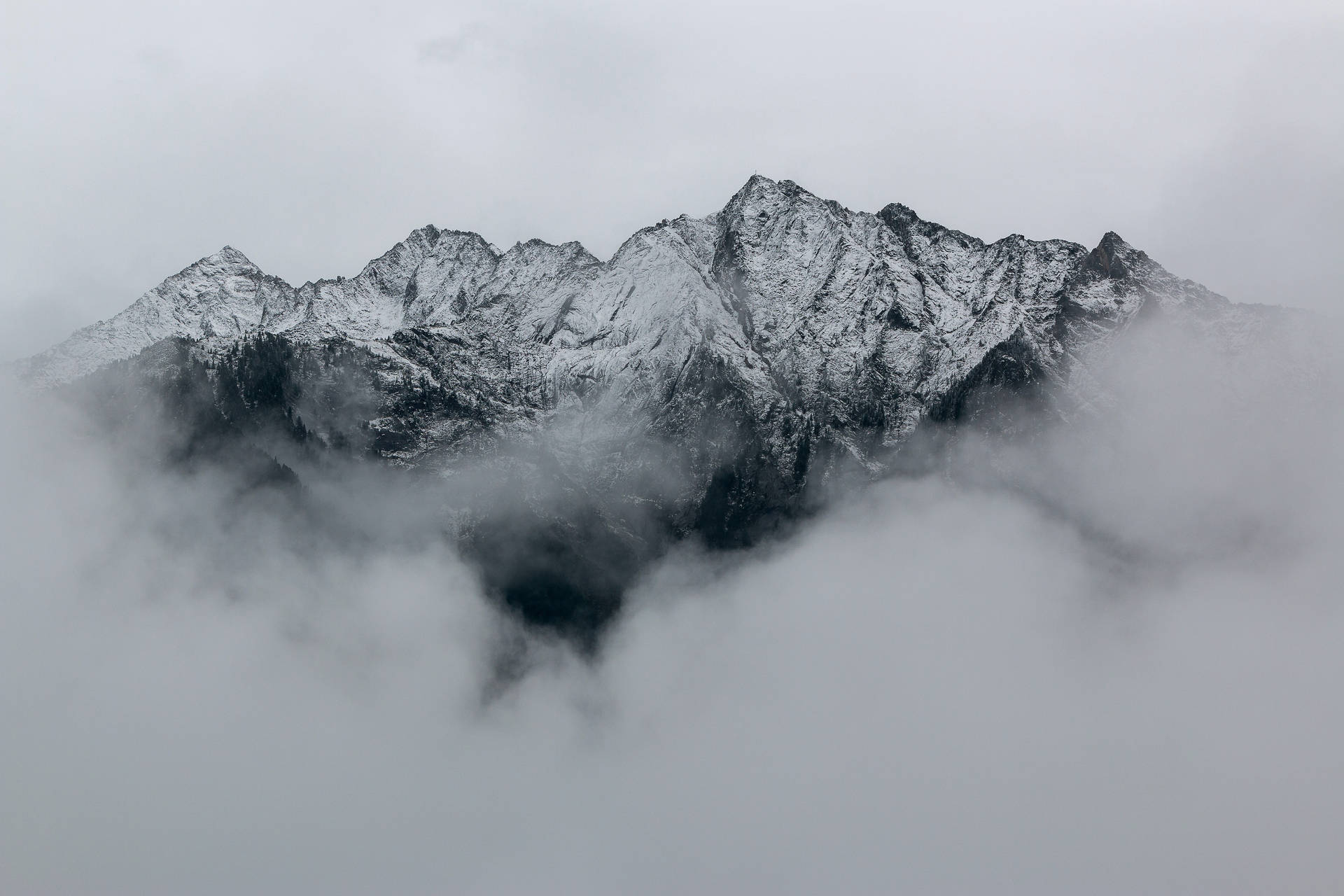 Foggy Mountain Peaks Mac 4k Wallpaper