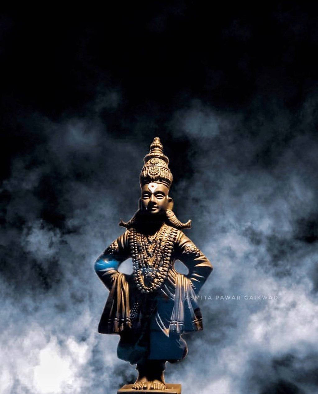 Foggy Vithu Mauli Statue