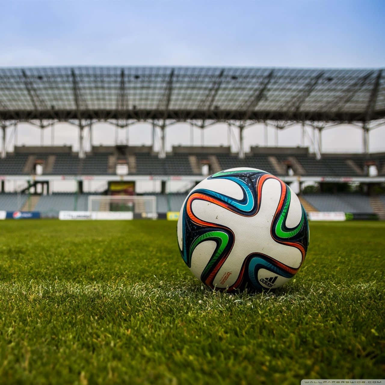 Fodbold Galakse bold på stadion græsjorden Wallpaper
