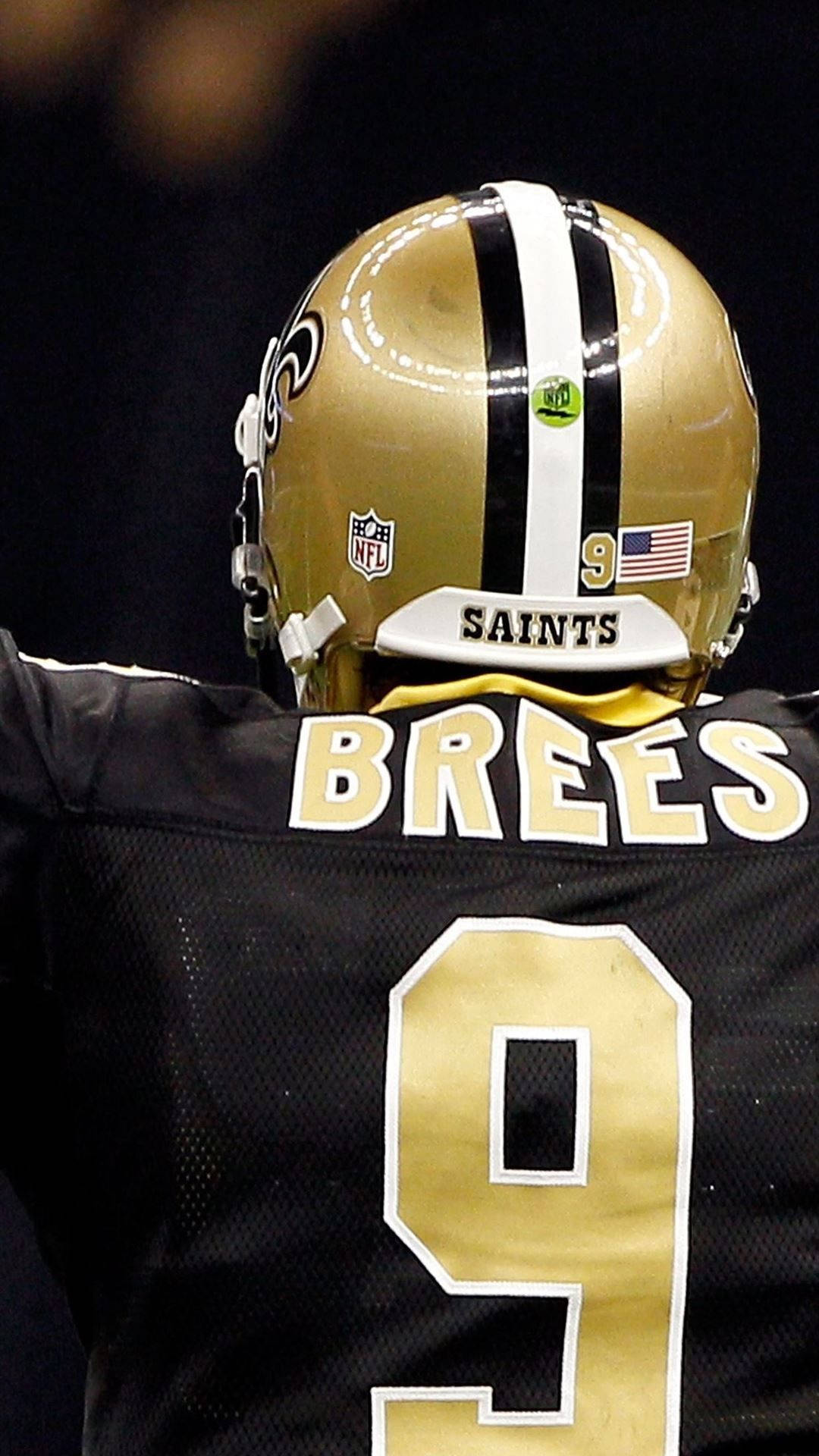 Brees Is A Great Player For The Saints Wallpaper