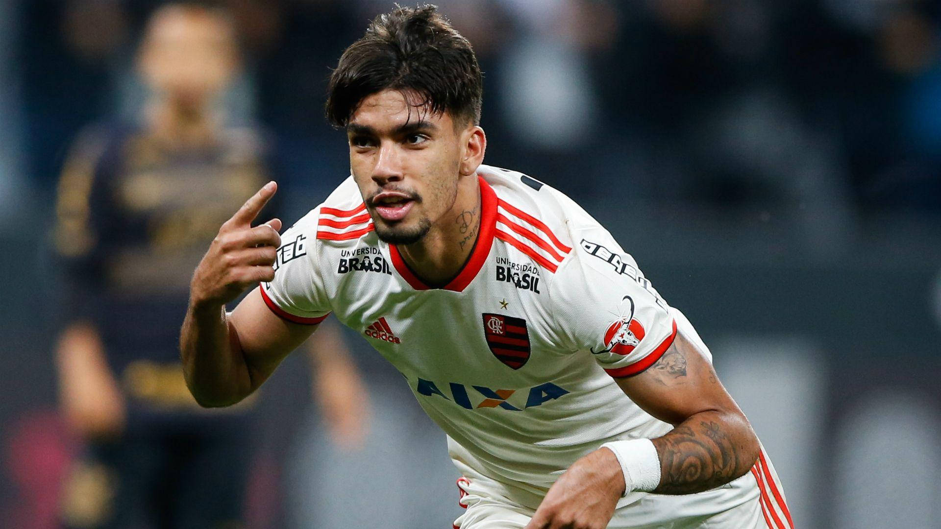 Football Player Lucas Paquetá Pointing Up Wallpaper