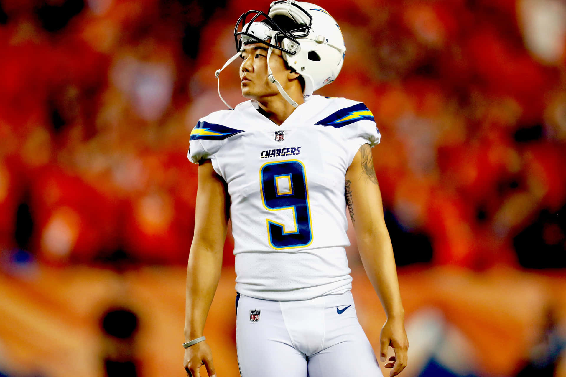 Football Player Number9 Chargers Wallpaper