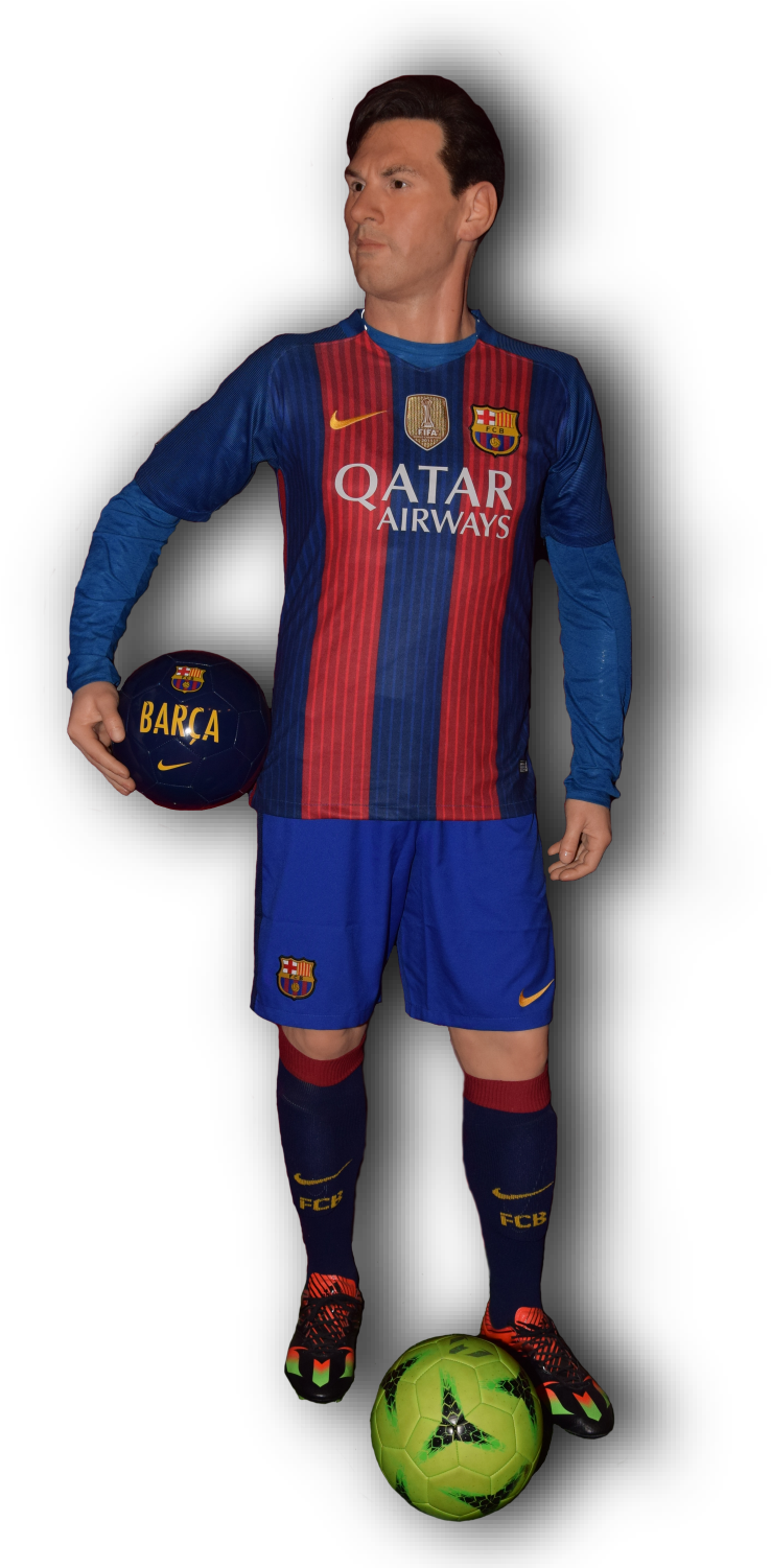 Download Football Playerin F C Barcelona Kit | Wallpapers.com