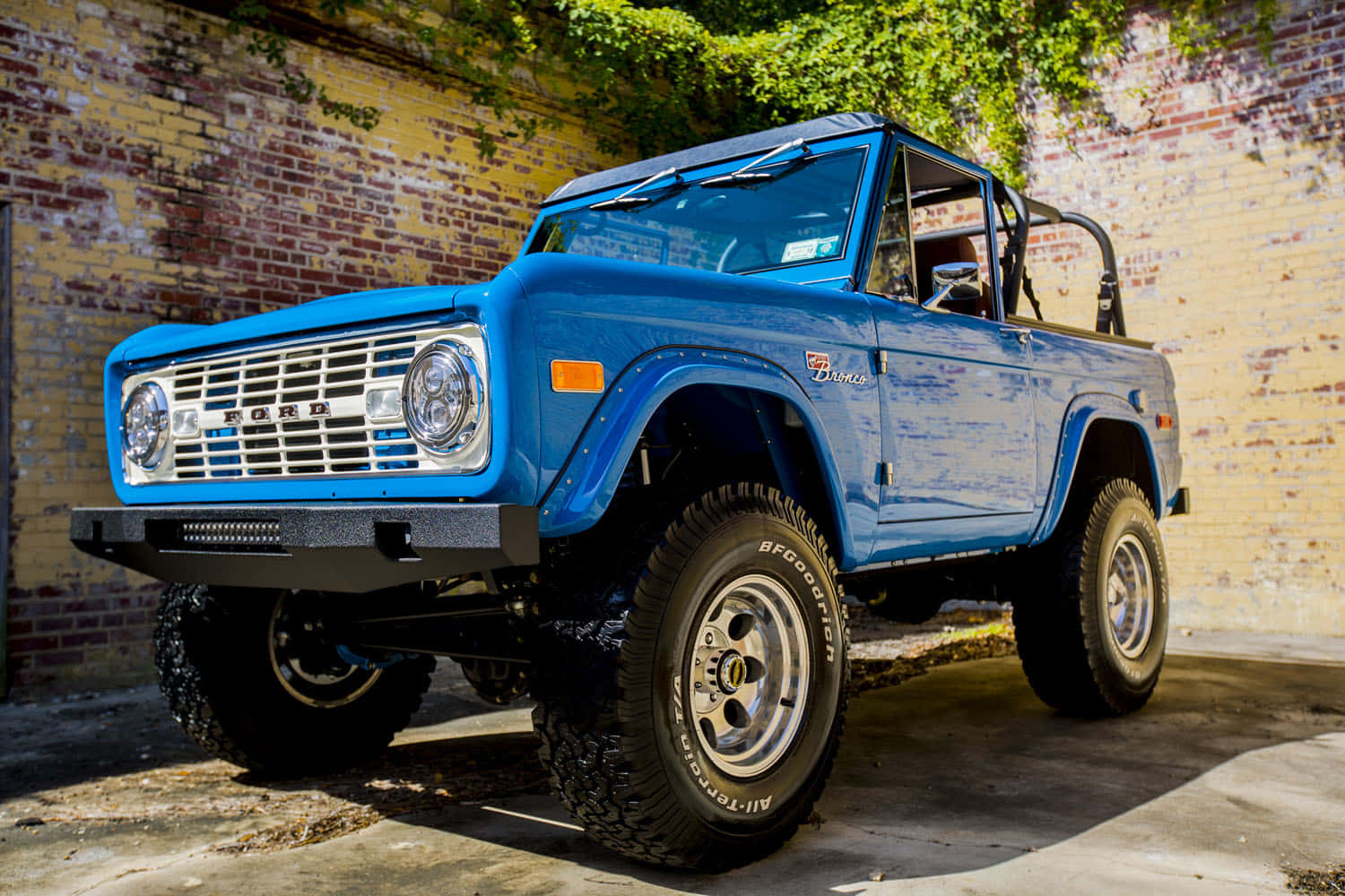 Get Out&Explore in your Ford Bronco