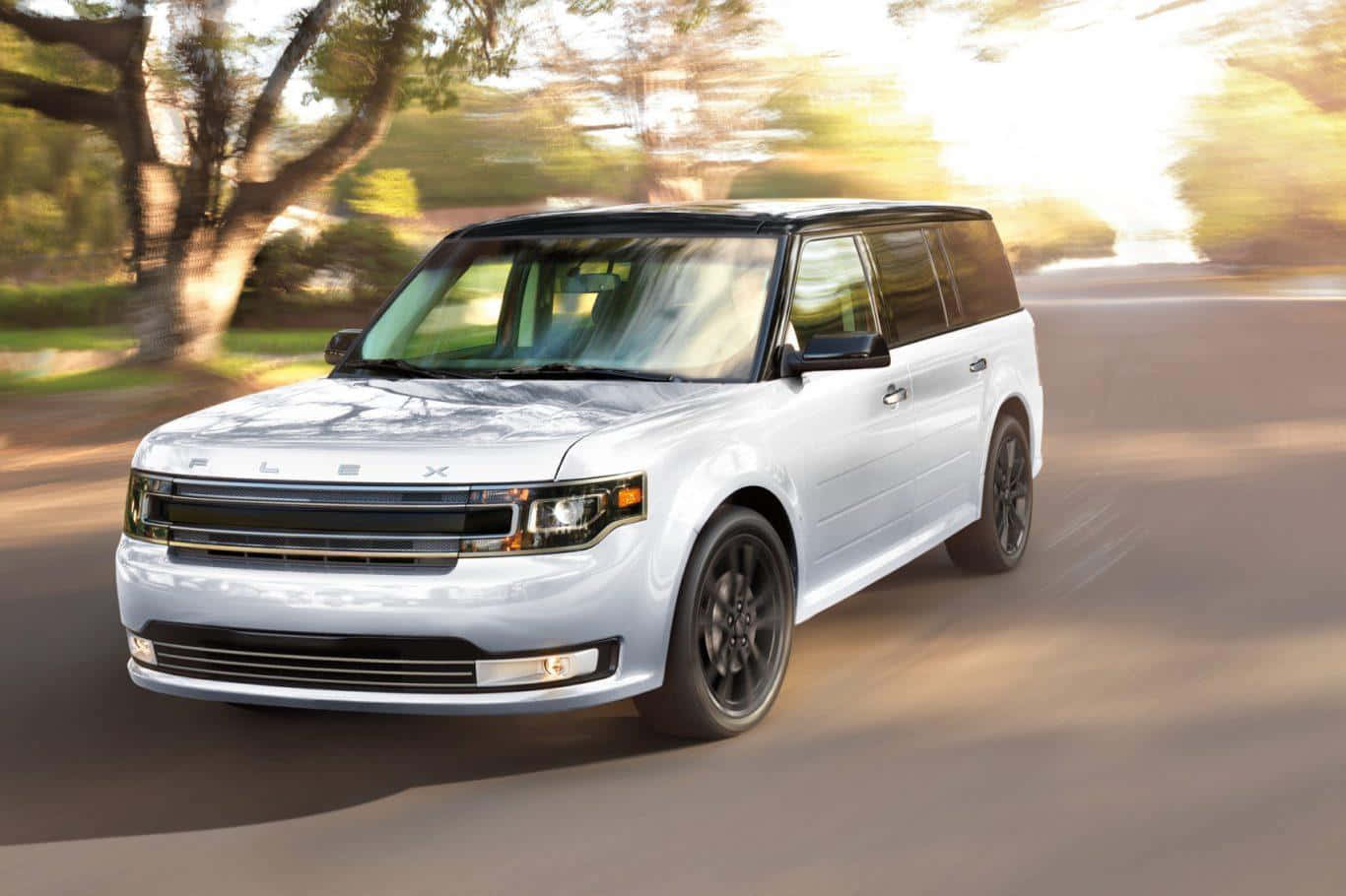 Ford Flex on the road Wallpaper