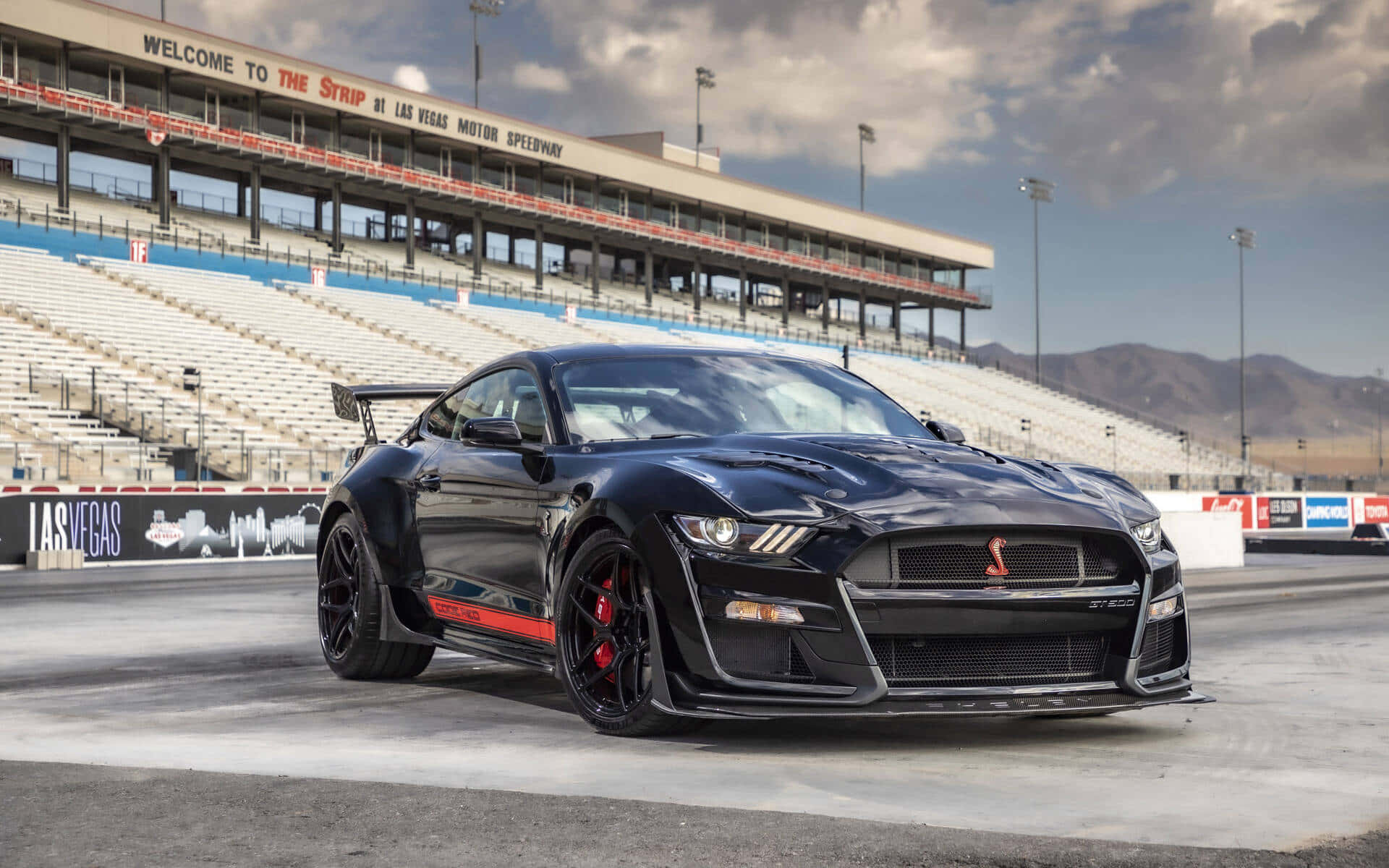 Ford Mustang Shelby G T500at Las Vegas Speedway Wallpaper