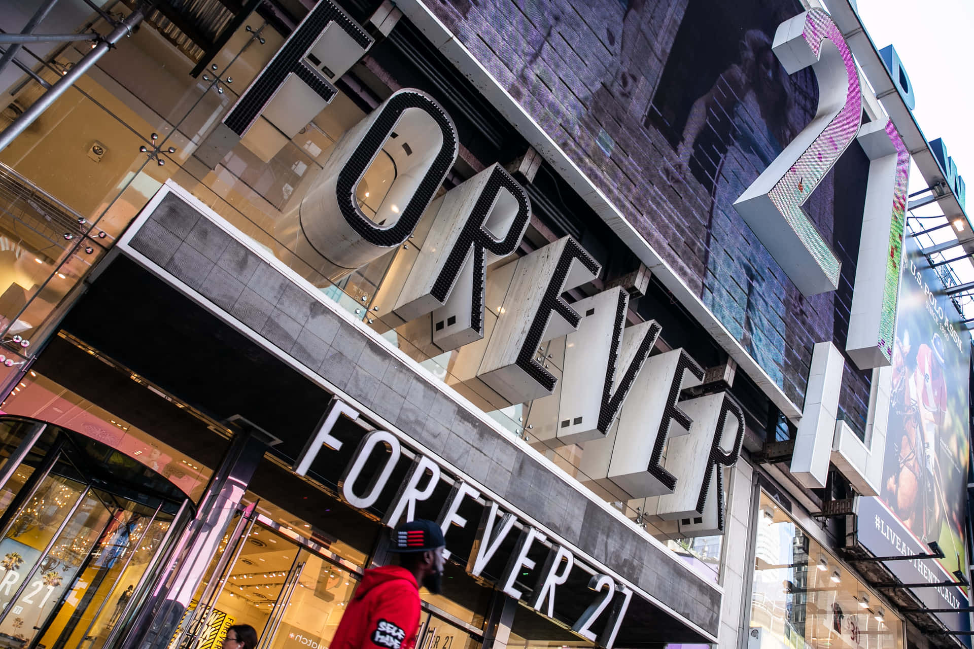 Shop for the best fashion at Forever 21!