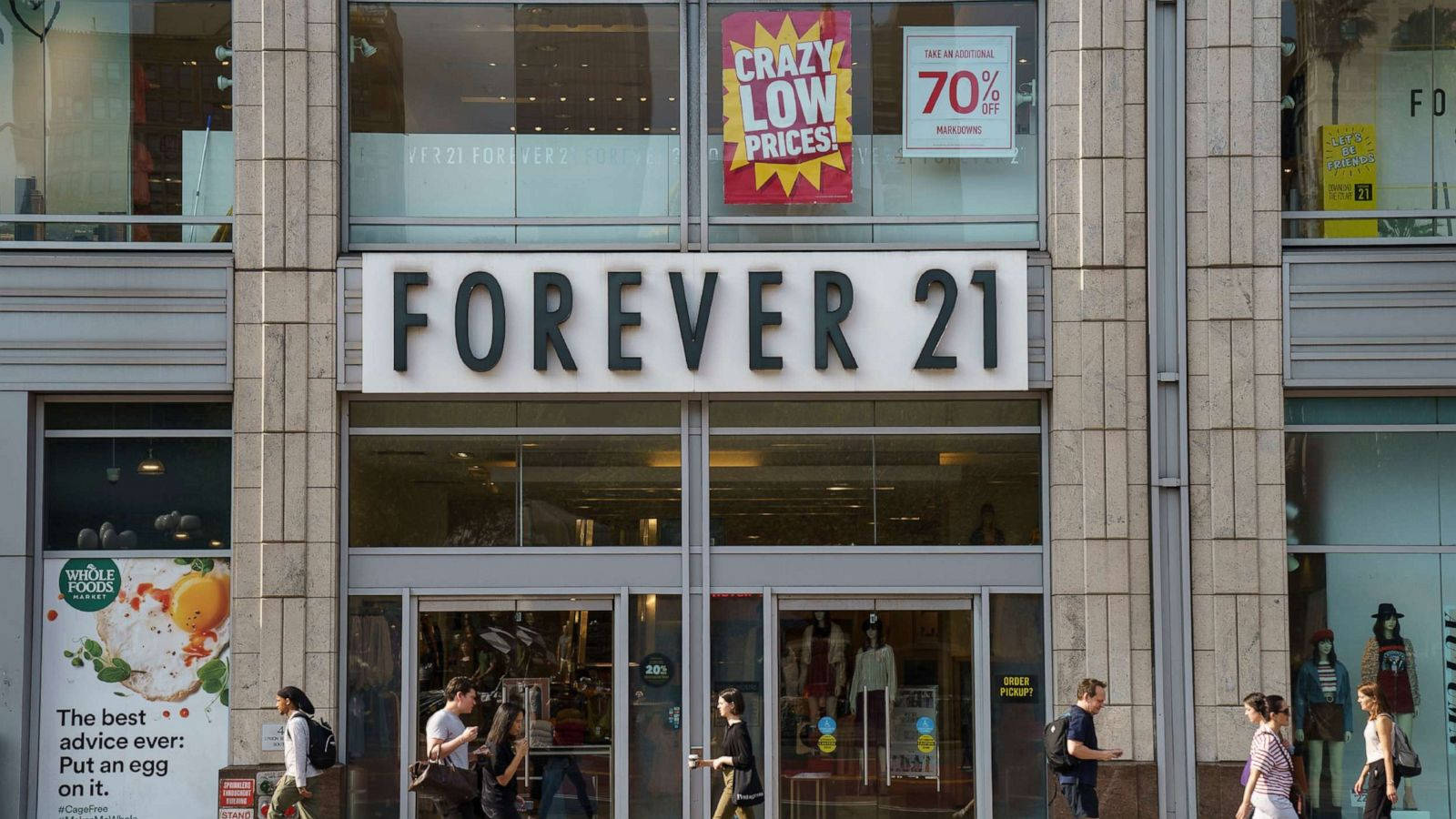 Forever 21 Fashion Retailer Boutique Sfondo