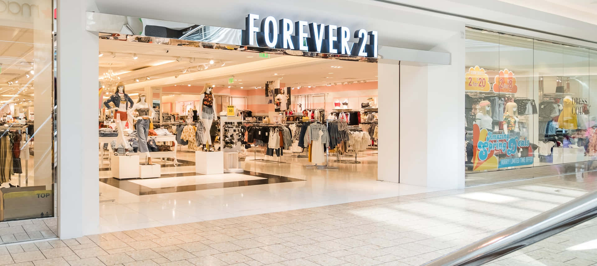 Download Shop the latest trends with Forever 21 | Wallpapers.com