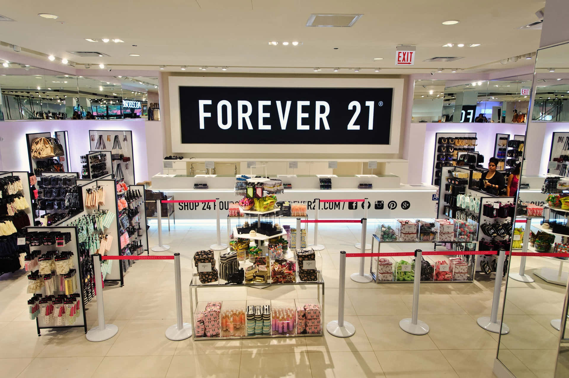 Look Forever Fabulous with Up-to-Date Styles at Forever 21!