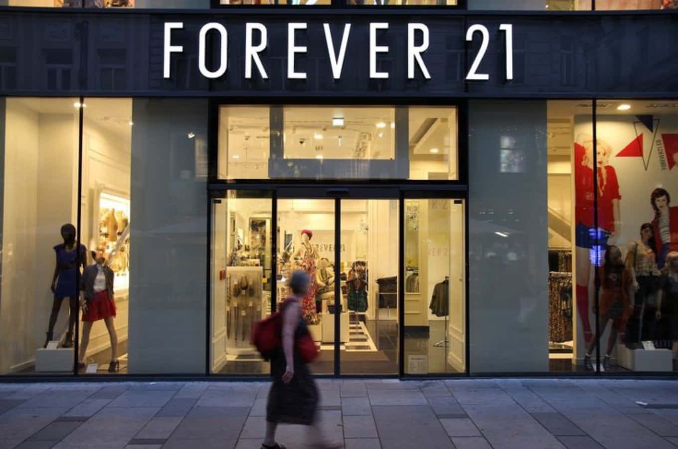 Look stylish and trendy in the newest arrivals from Forever 21!