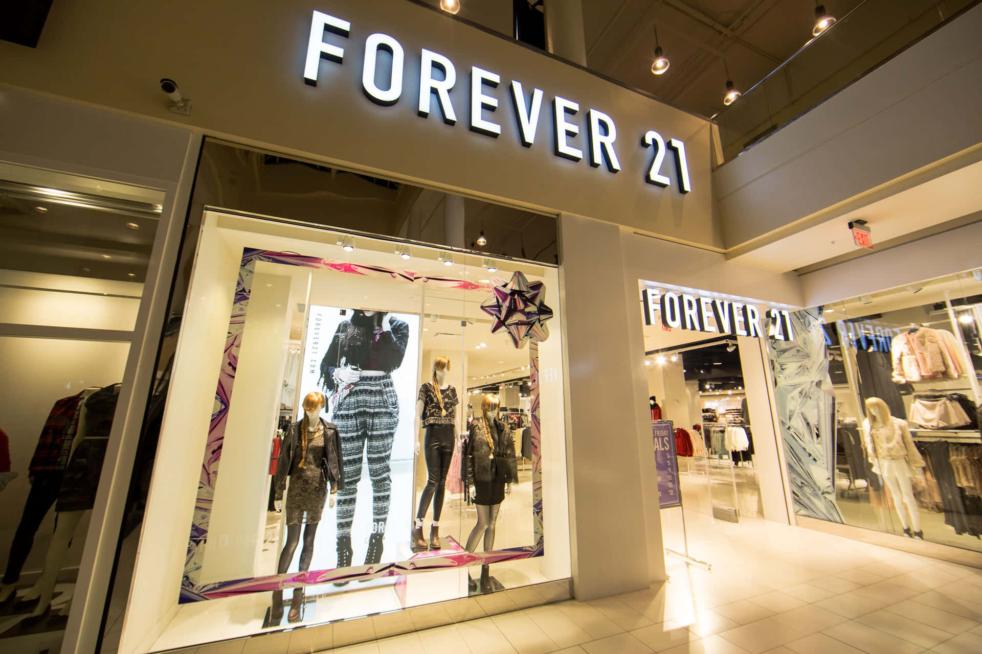 Find the perfect look with Forever 21's stylist-approved fashion collection