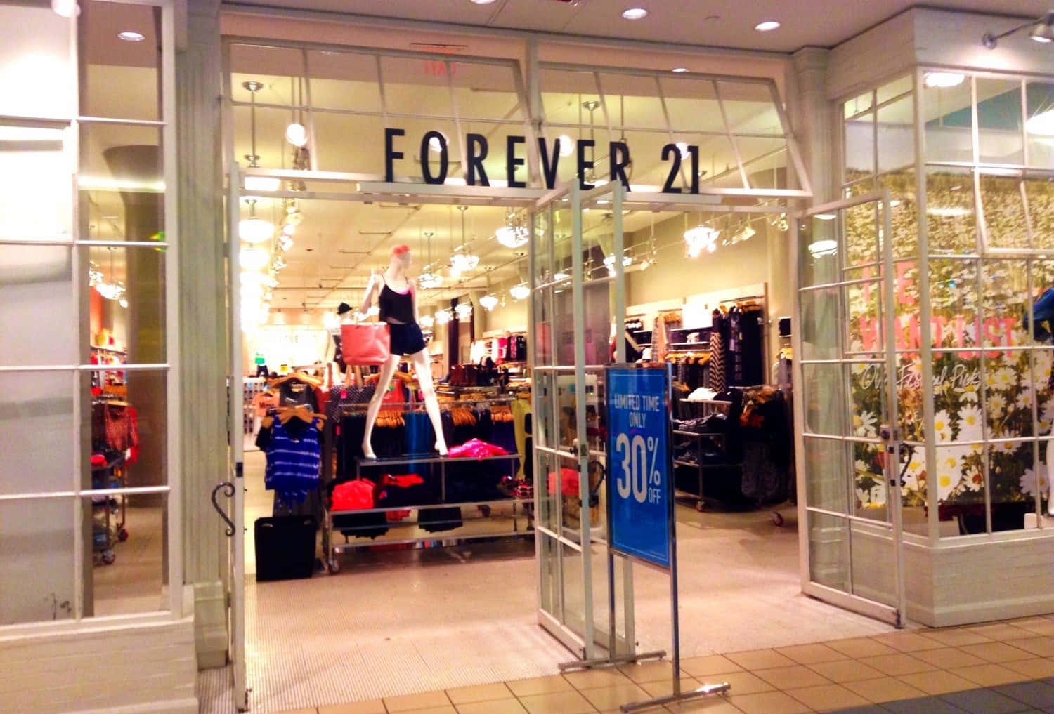 Become a Fashion Icon with Fashion Styles From Forever 21