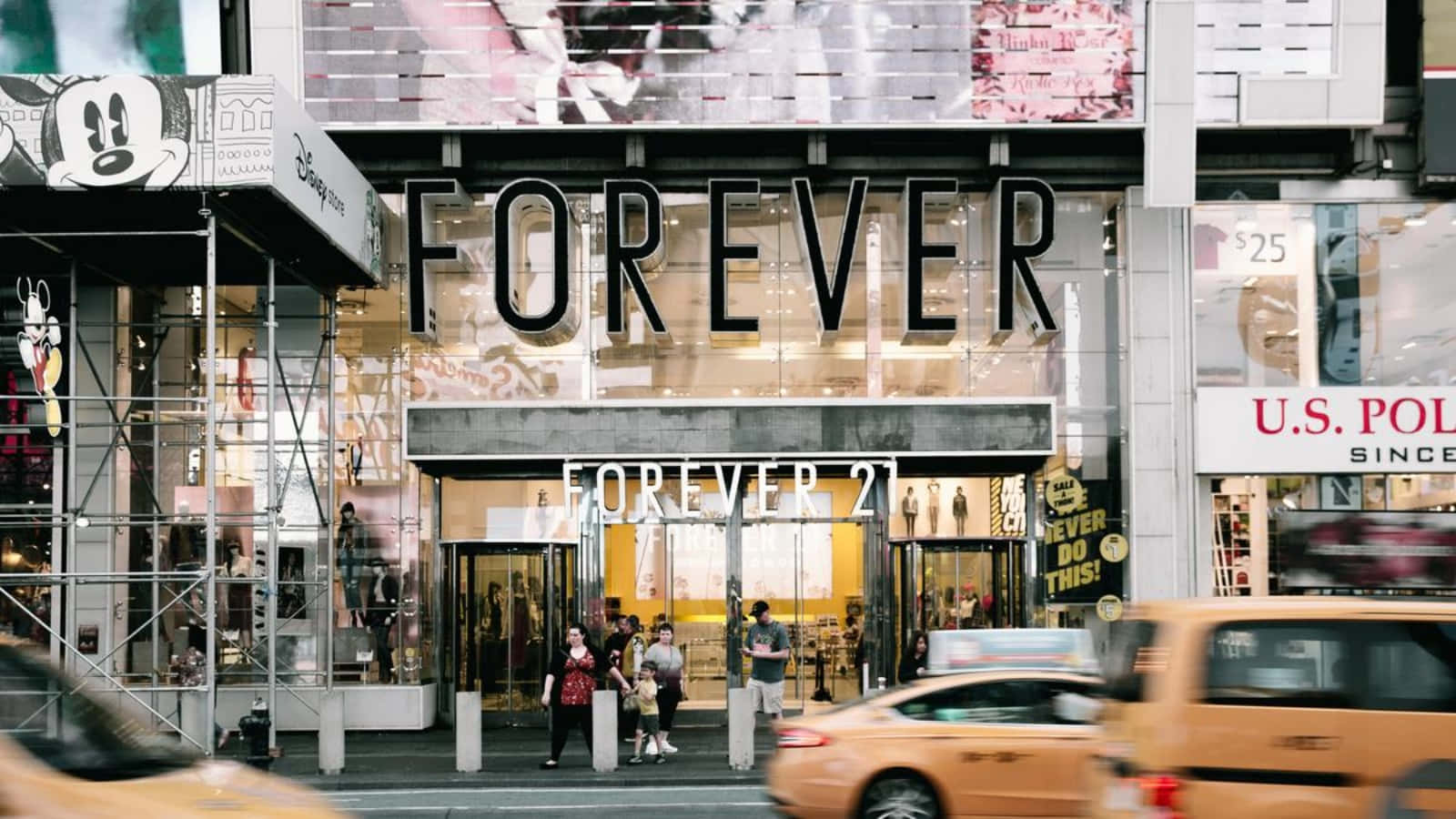 Welcome to the world of Forever 21!