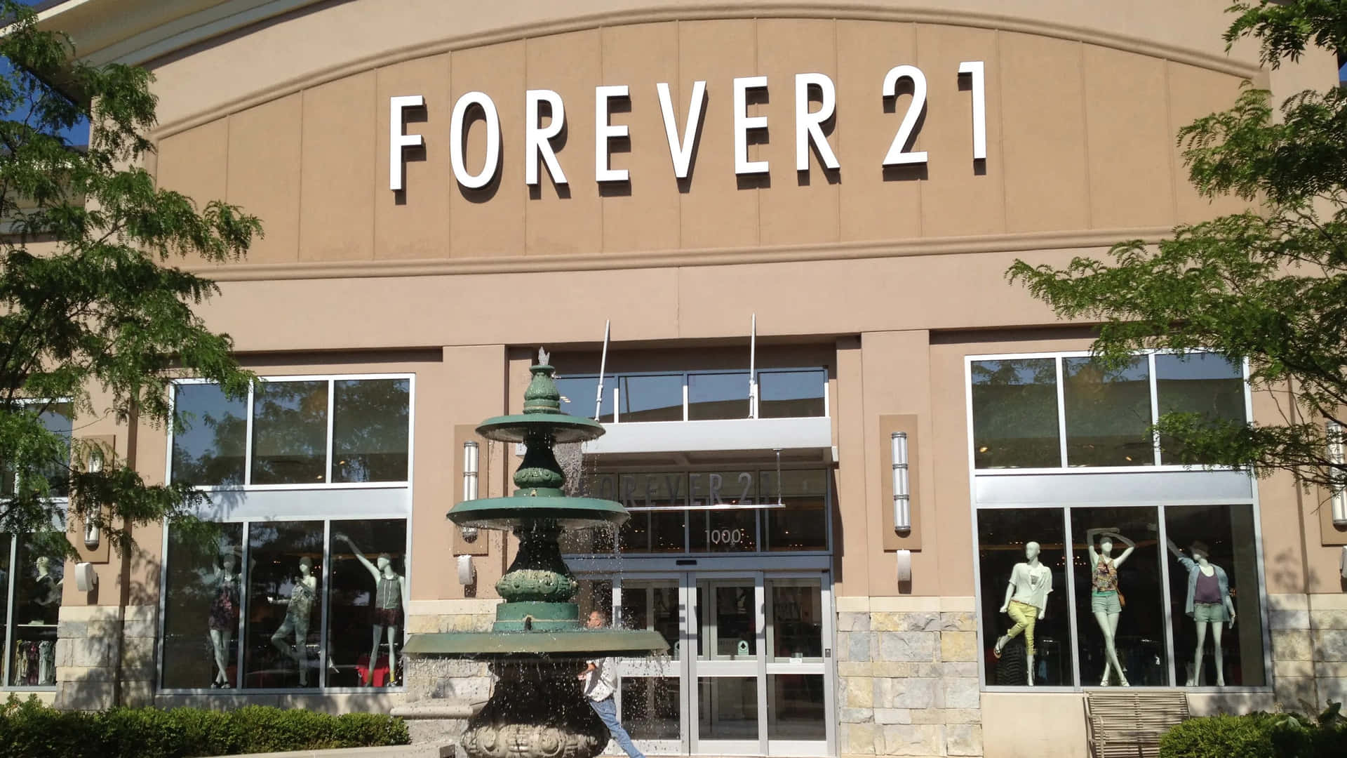 Look stylish and stay comfortable in Forever 21!