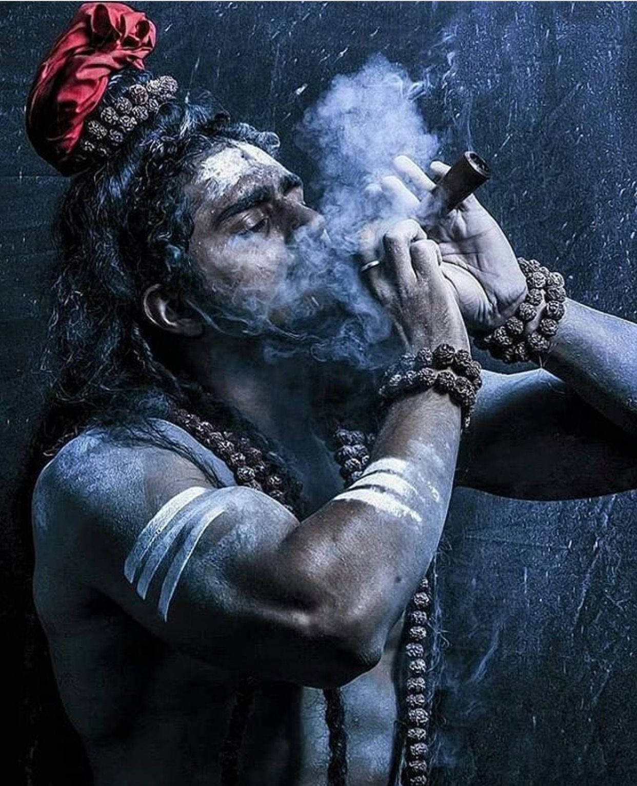 Forma Humana Fumando Mahakal Papel de Parede