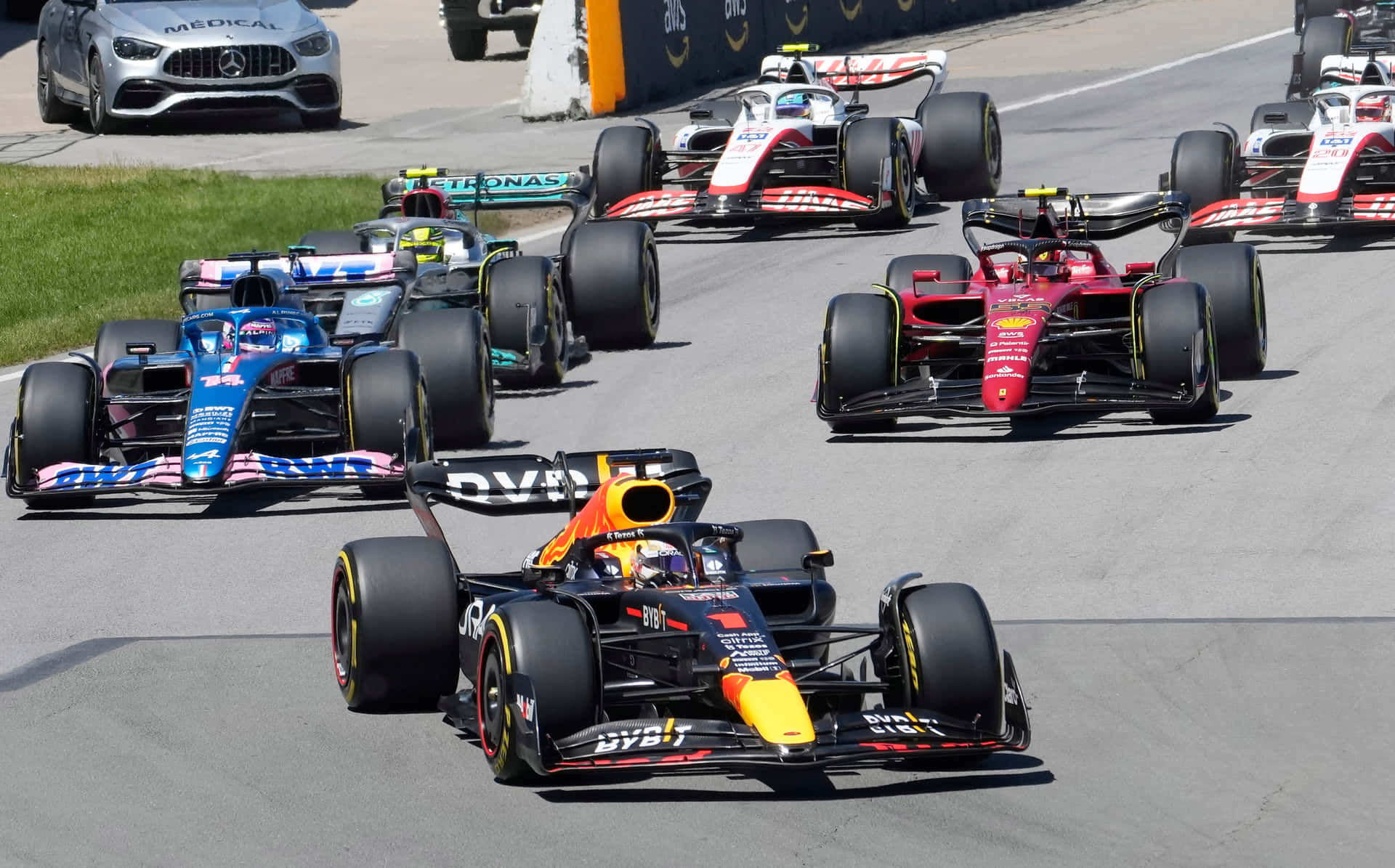 Action De Course De Formule 1 Sur Piste Fond d'écran