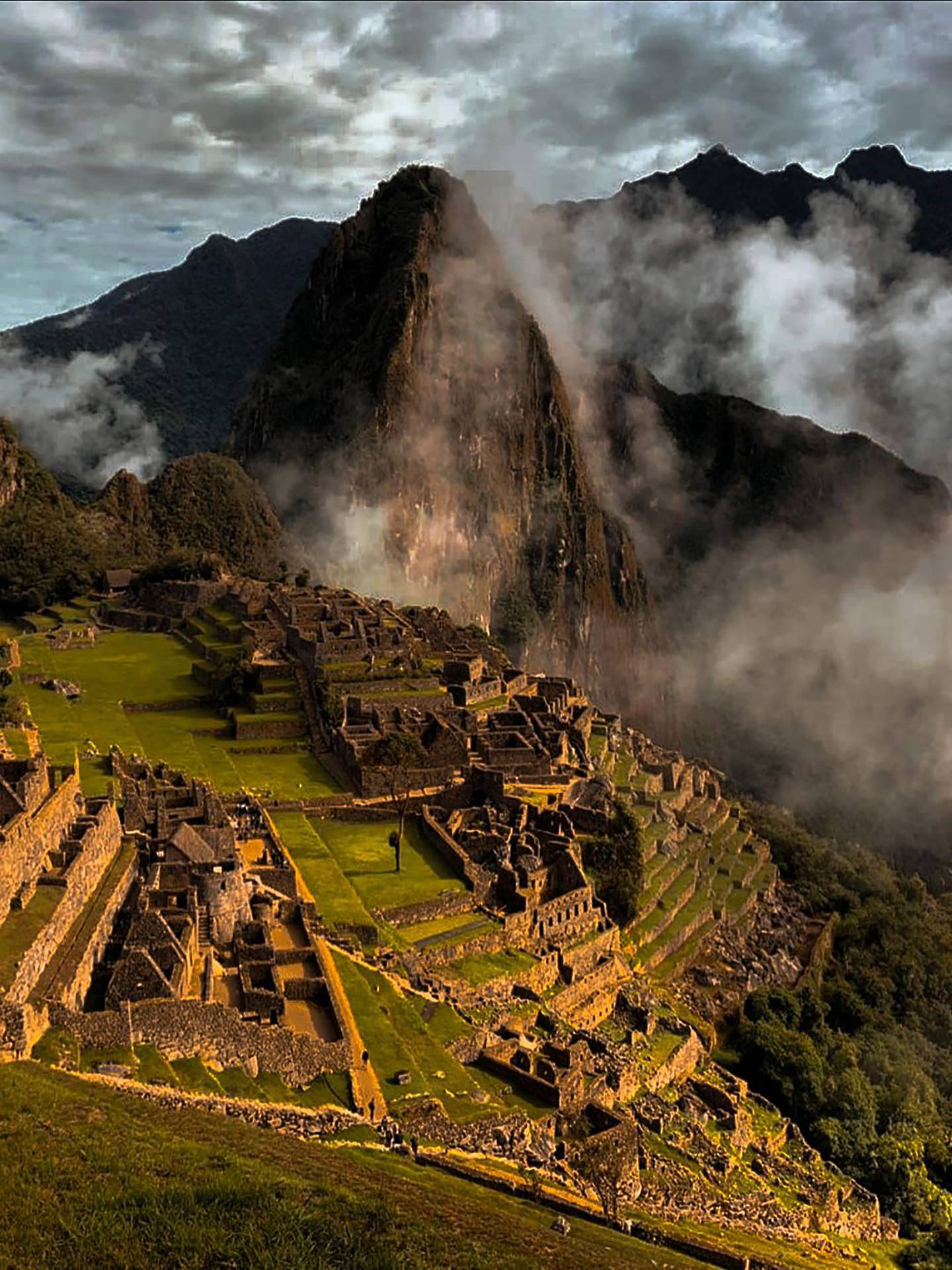 Fortress On Machu Picchu Cusco Peru Wallpaper