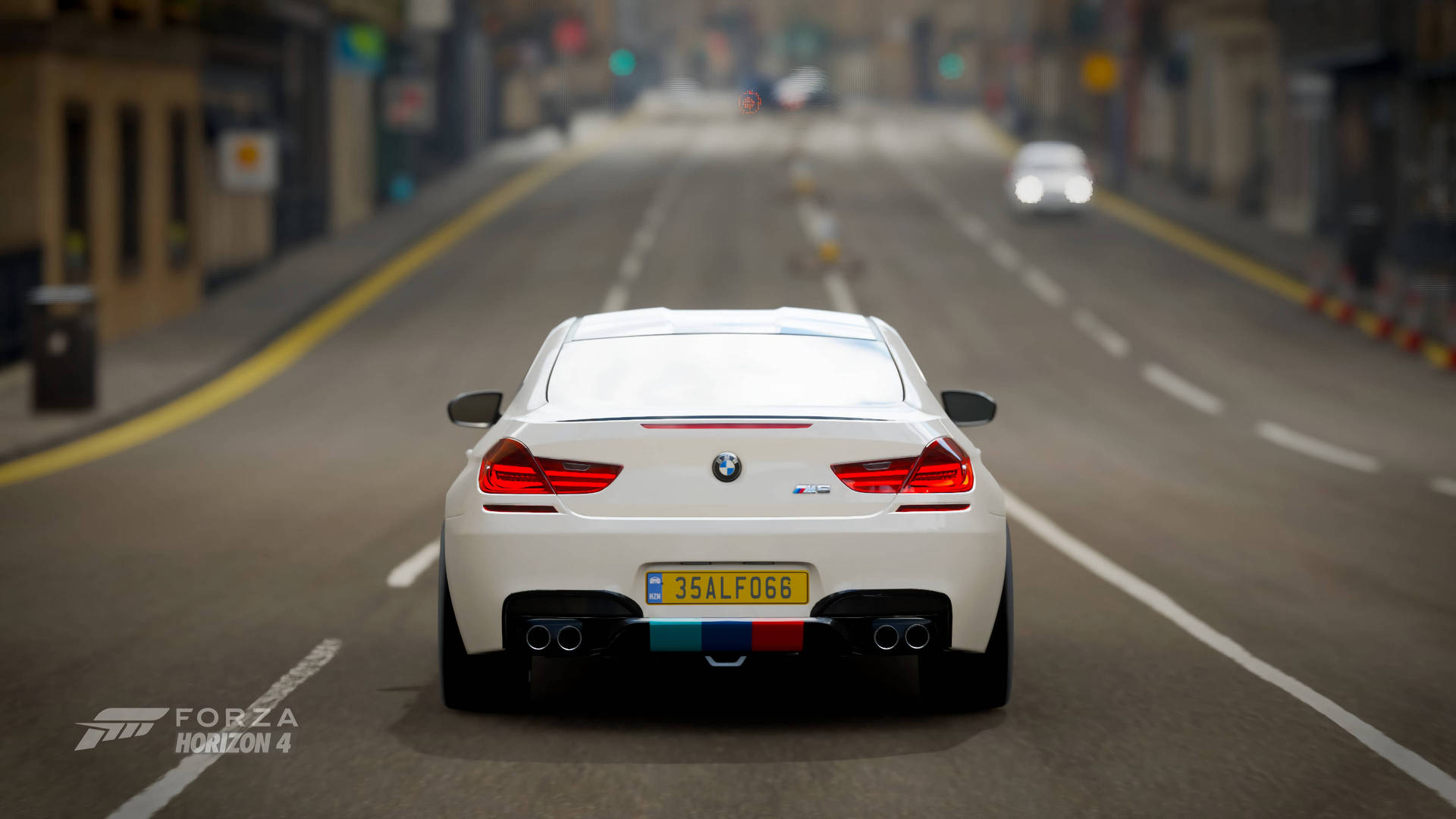 Forza 4 viser en hvid BMW M3 GTR Wallpaper