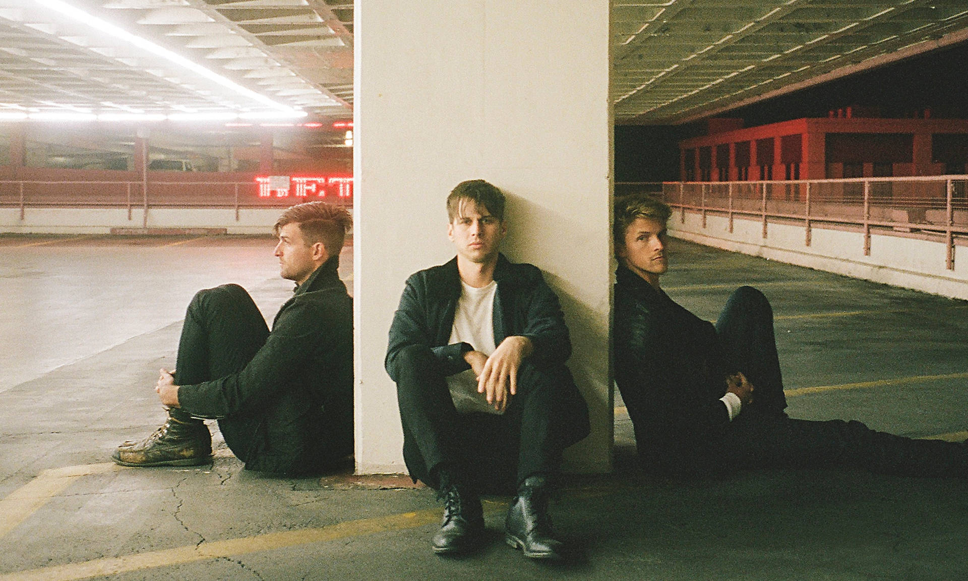 Foster The People Fotoshoot Tapet Wallpaper