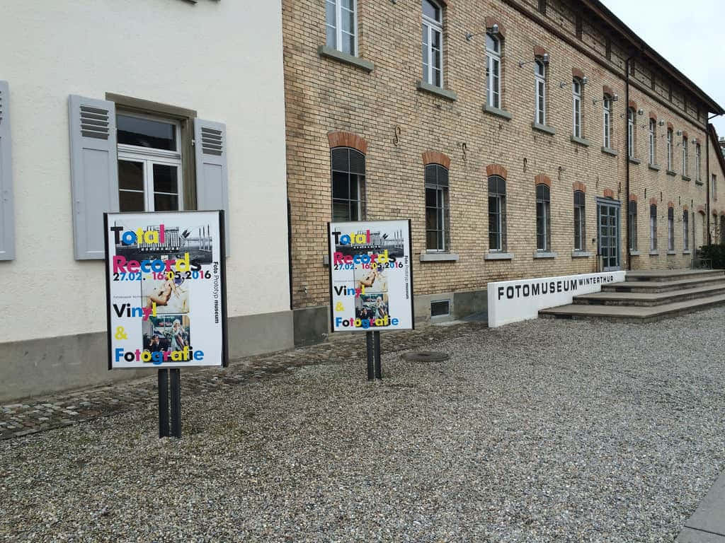 Fotomuseum Winterthur Exhibition Signs Wallpaper