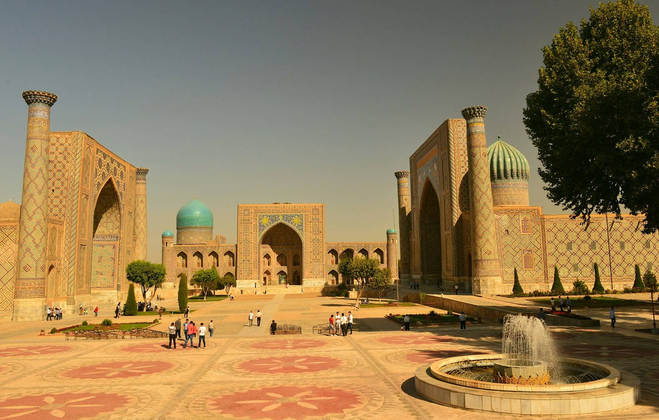 Majestic Fountain at Registan Square, Samarkand Wallpaper