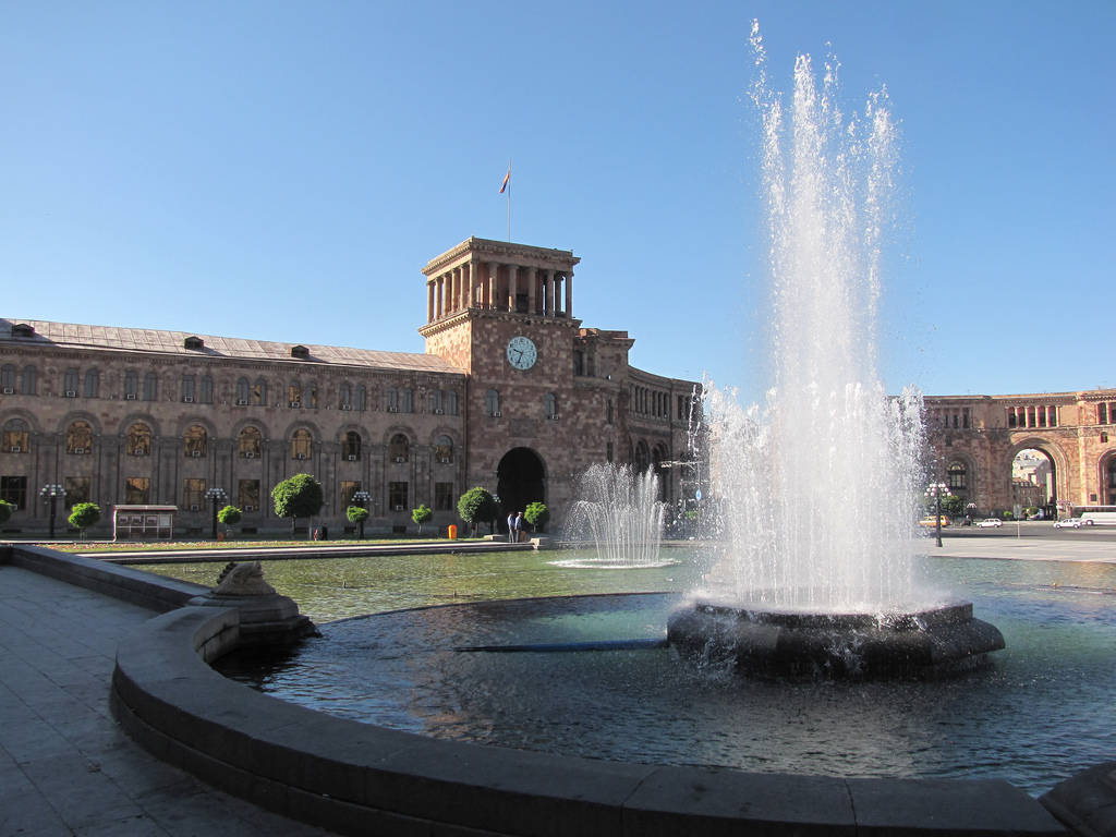 Fountain In Republic Square Yerevan Wallpaper