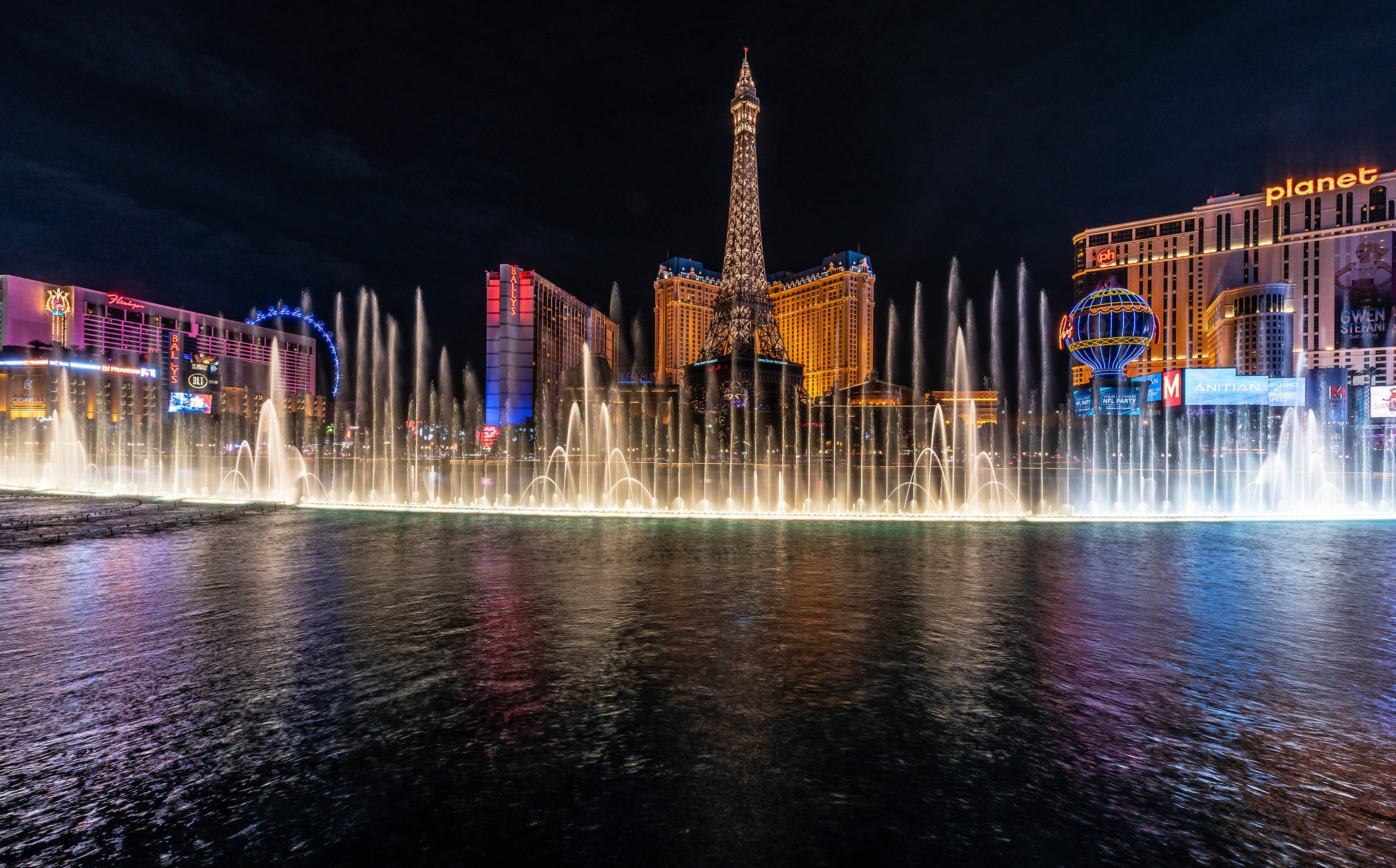 Fountain Show View Las Vegas Night Wallpaper
