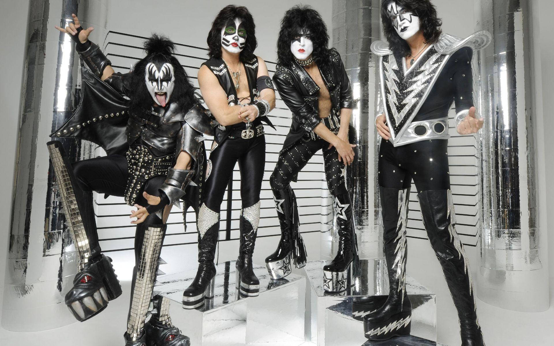 Viermitglieder Der Kiss Band Wallpaper