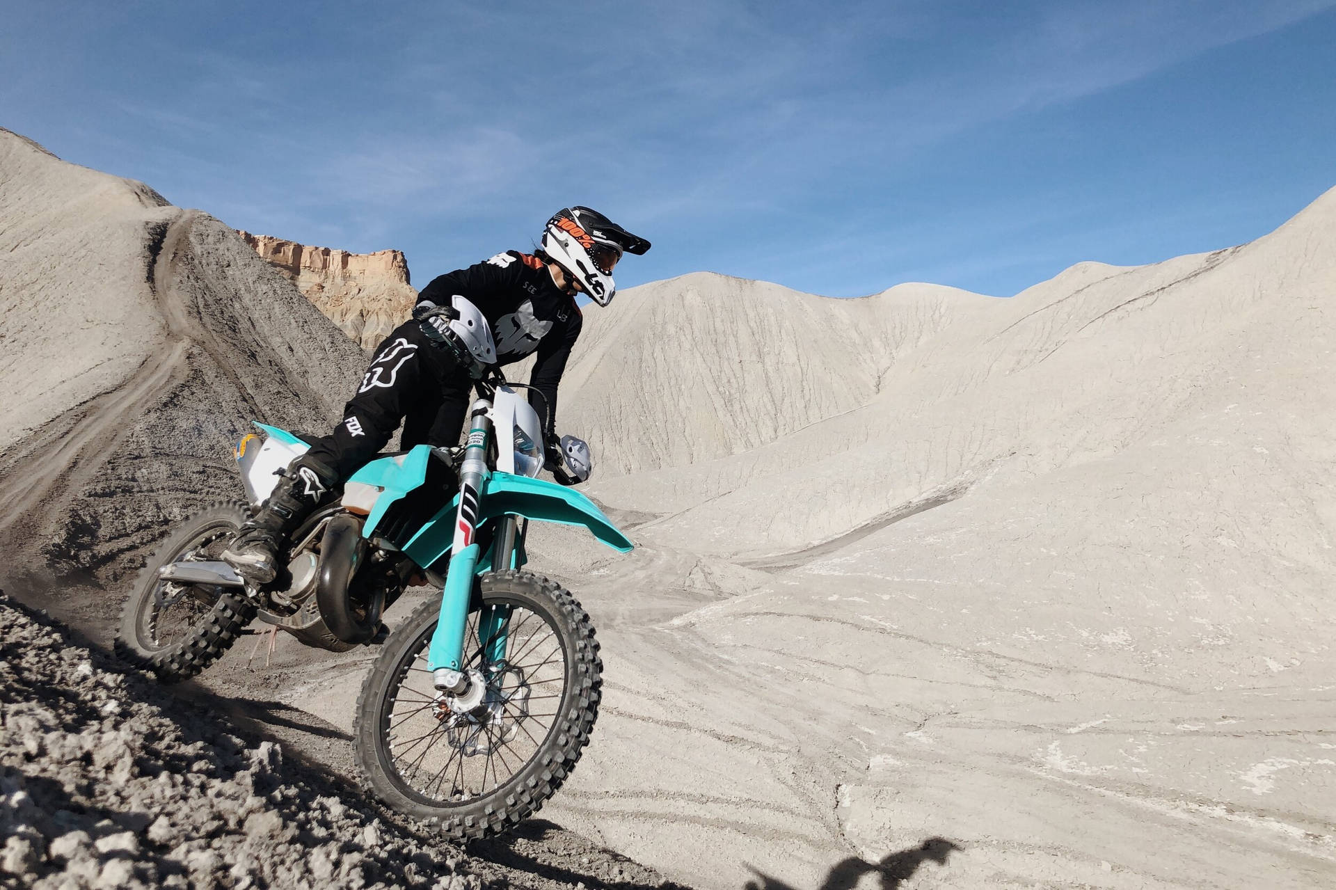 Explore the world of adventure on your own terms with a Fox Dirt Bike Wallpaper