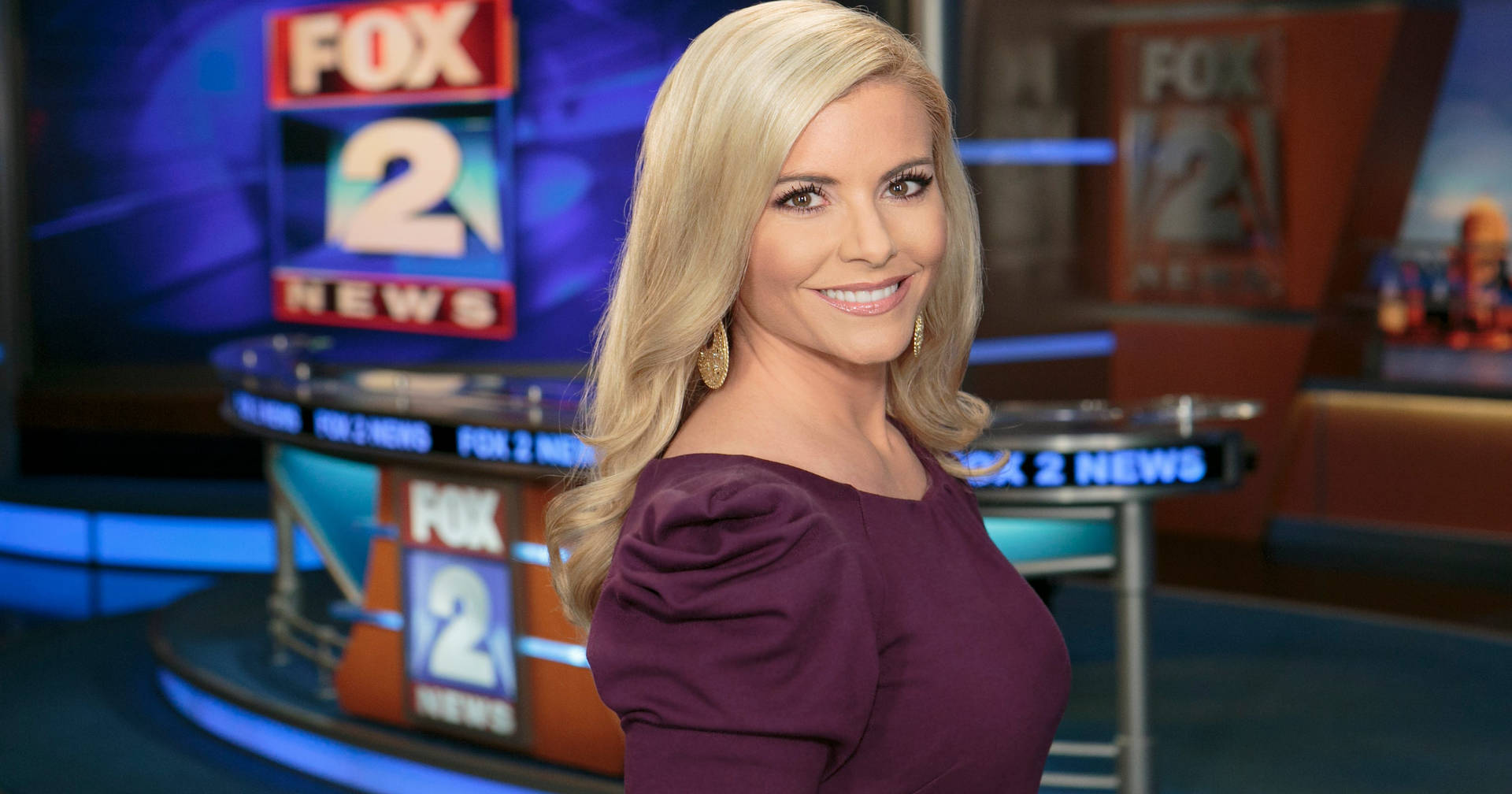 Fox News Amy Andrews ses på en grå baggrund. Wallpaper