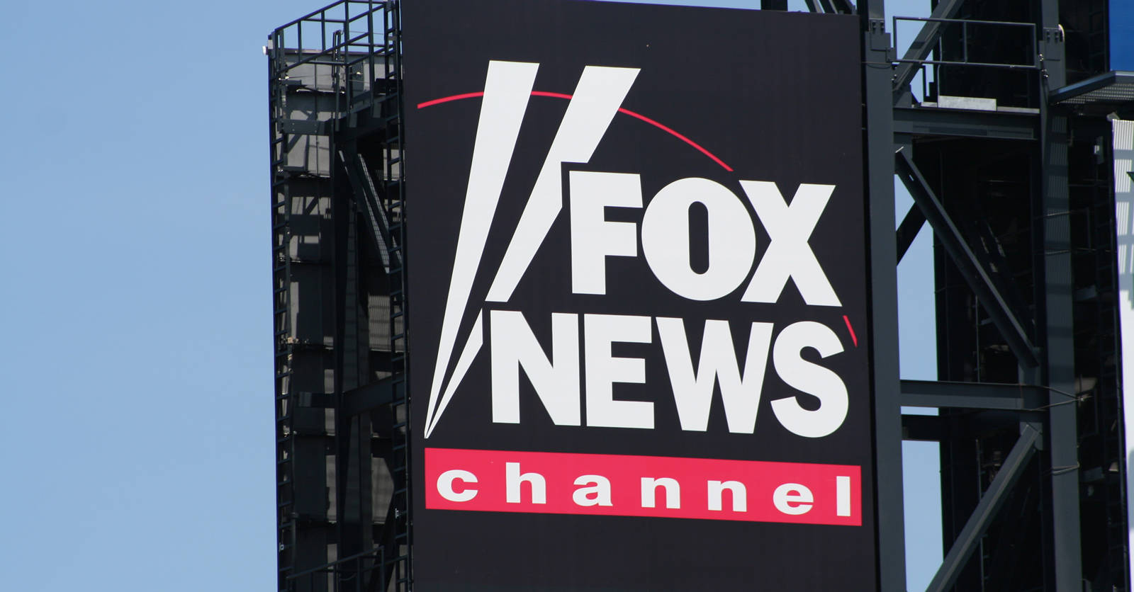 Fox News projicerer reklameskilt på skærmen. Wallpaper