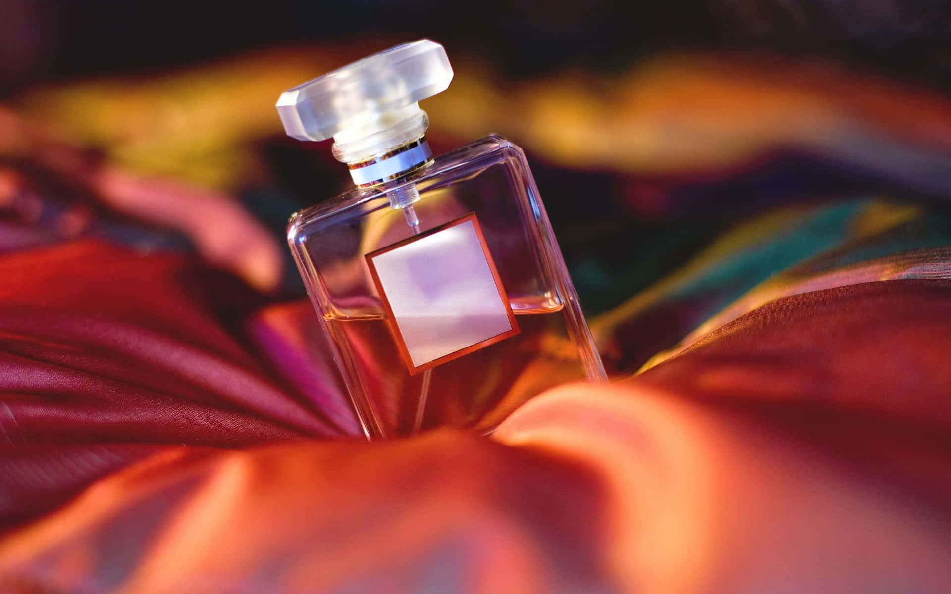 Select the Fragrance That Will Complete Your Look Wallpaper