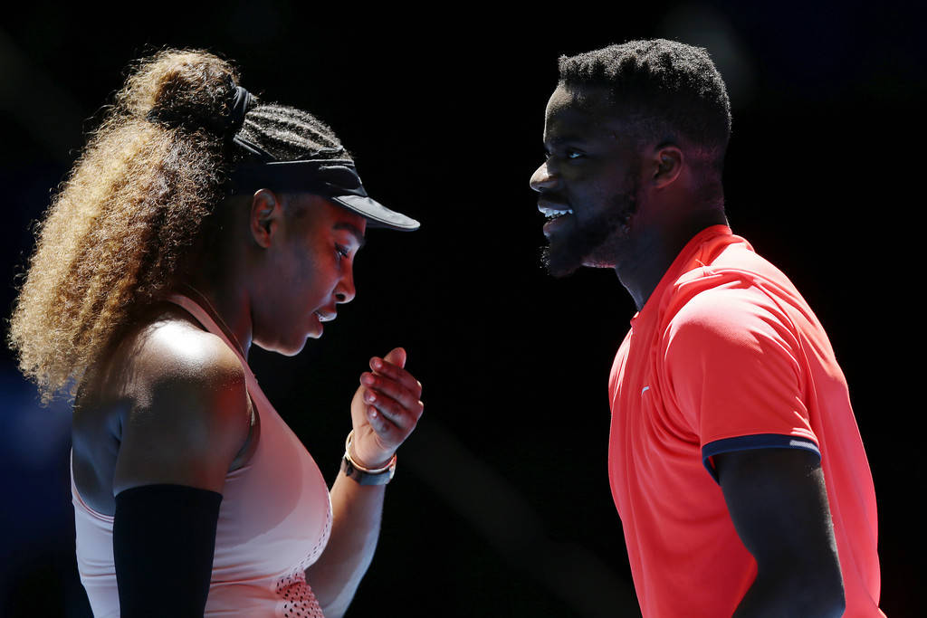 Frances Tiafoe med Co-Tennis spiller Serena Williams tapet. Wallpaper