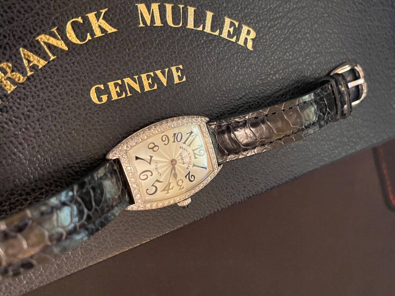 Franckmuller Geneve Is A Well-known Luxury Watch Brand. They Are Popular For Their Exquisite Designs And Exceptional Craftsmanship. Fondo de pantalla