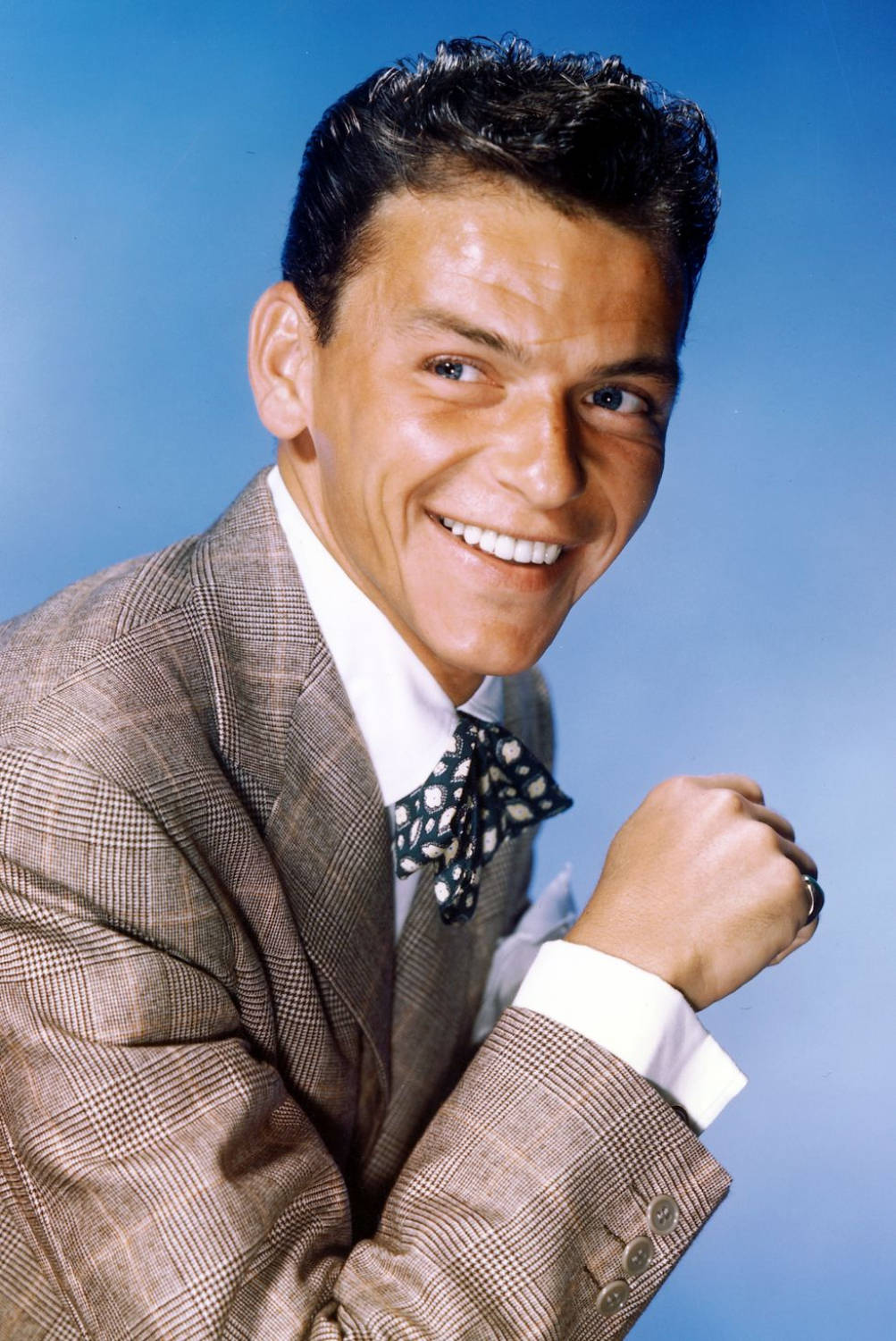 Frank Sinatra Fully Colored Photograph Wallpaper