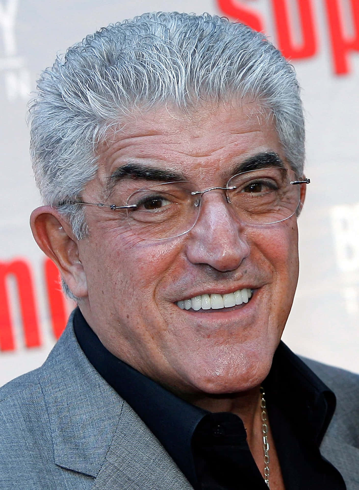Frankvincent Was An American Actor, Musician, And Author. He Was Best Known For His Role As Phil Leotardo In The Tv Series The Sopranos. Vincent Was Born On August 4, 1939, In North Adams, Massachusetts, And Passed Away On September 13, 2017. He Had A Successful Career In Both Film And Television, Appearing In Movies Such As Goodfellas, Casino, And Raging Bull. Vincent Was Also A Respected Jazz Musician And Released Two Albums As A Singer. He Wrote An Autobiography, A Guy's Guide To Being A Man's Man, Which Was Published In 2006. Fondo de pantalla