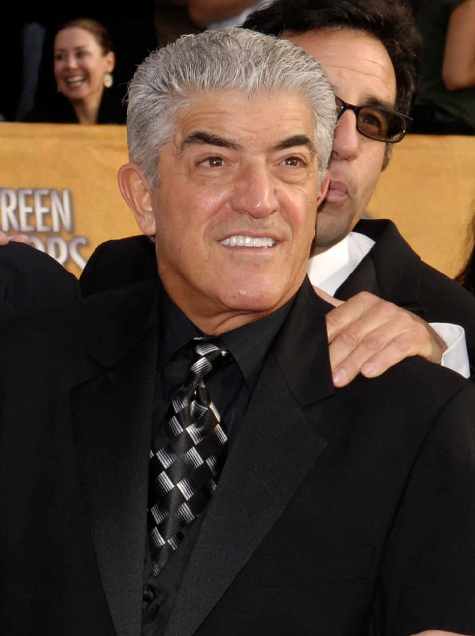 Frankvincent Is A Renowned Actor Known For His Roles In Movies Like Goodfellas And The Sopranos. He Is Often Praised For His Powerful And Convincing Performances. His Presence On Computer Or Mobile Wallpapers Would Definitely Add A Touch Of Sophistication And Hollywood Glamour To Your Device. Fondo de pantalla