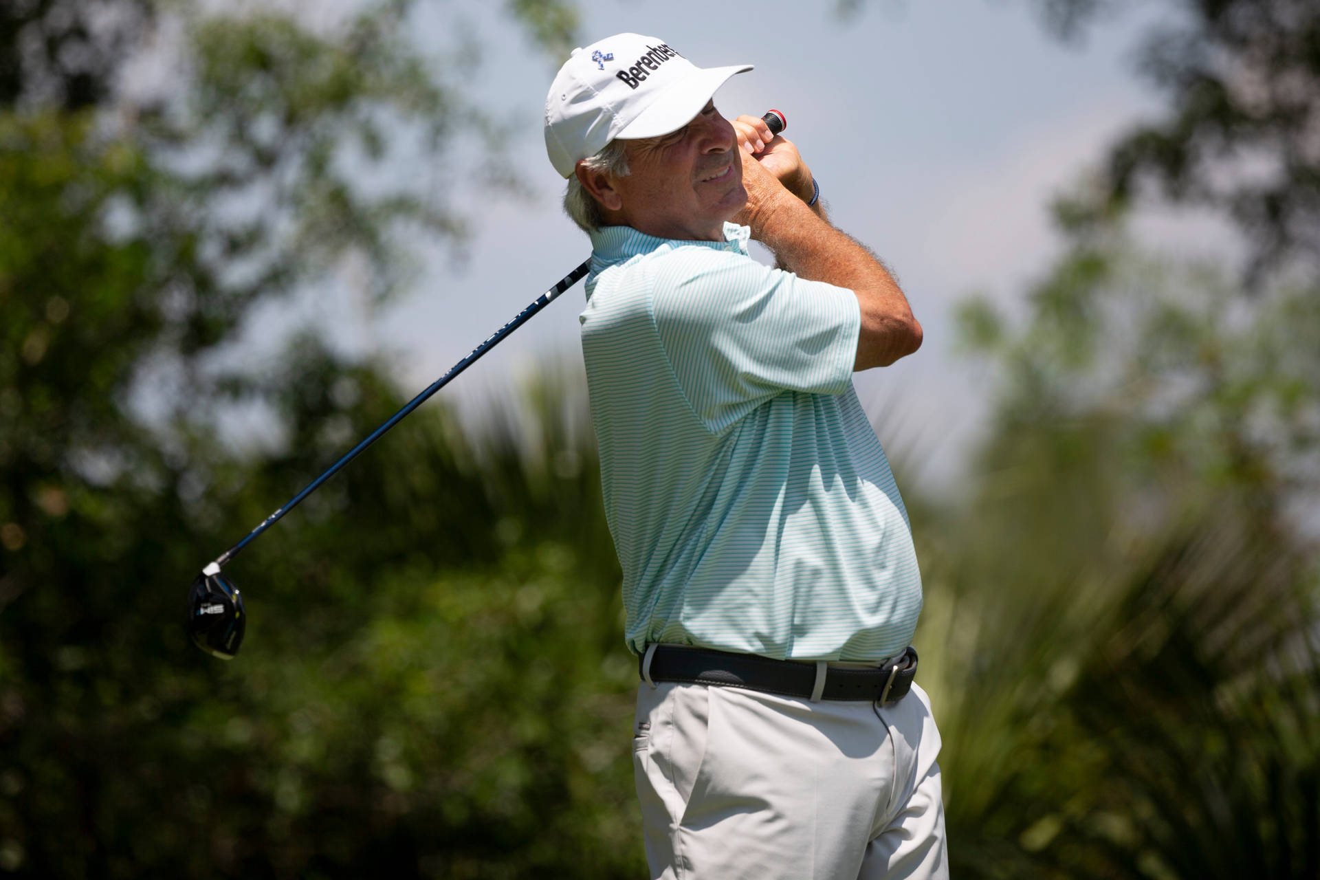 "Fred Couples Perfecting his Swing on the Golf Course" Wallpaper