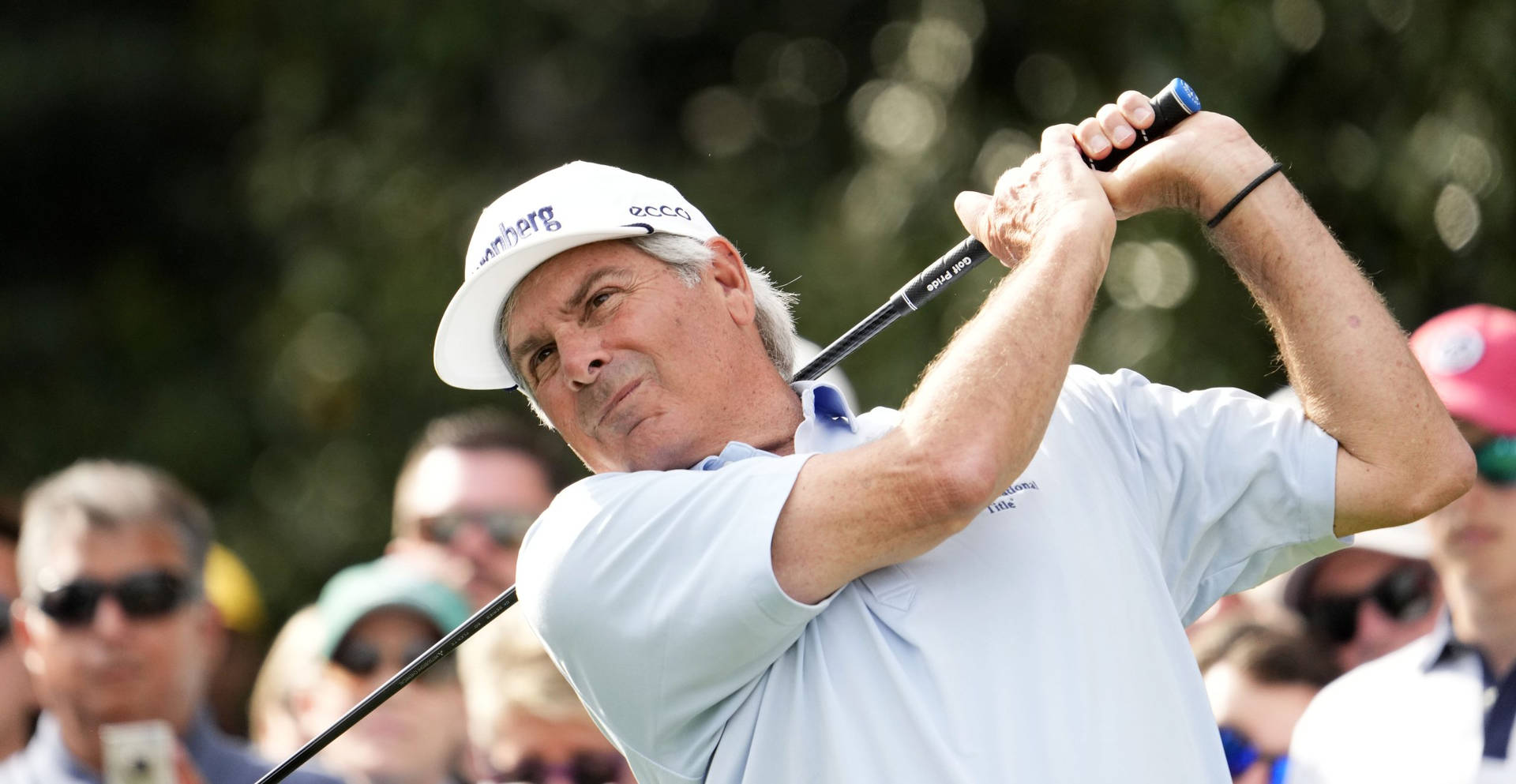 Fred Couples Swings Golf Club Wallpaper