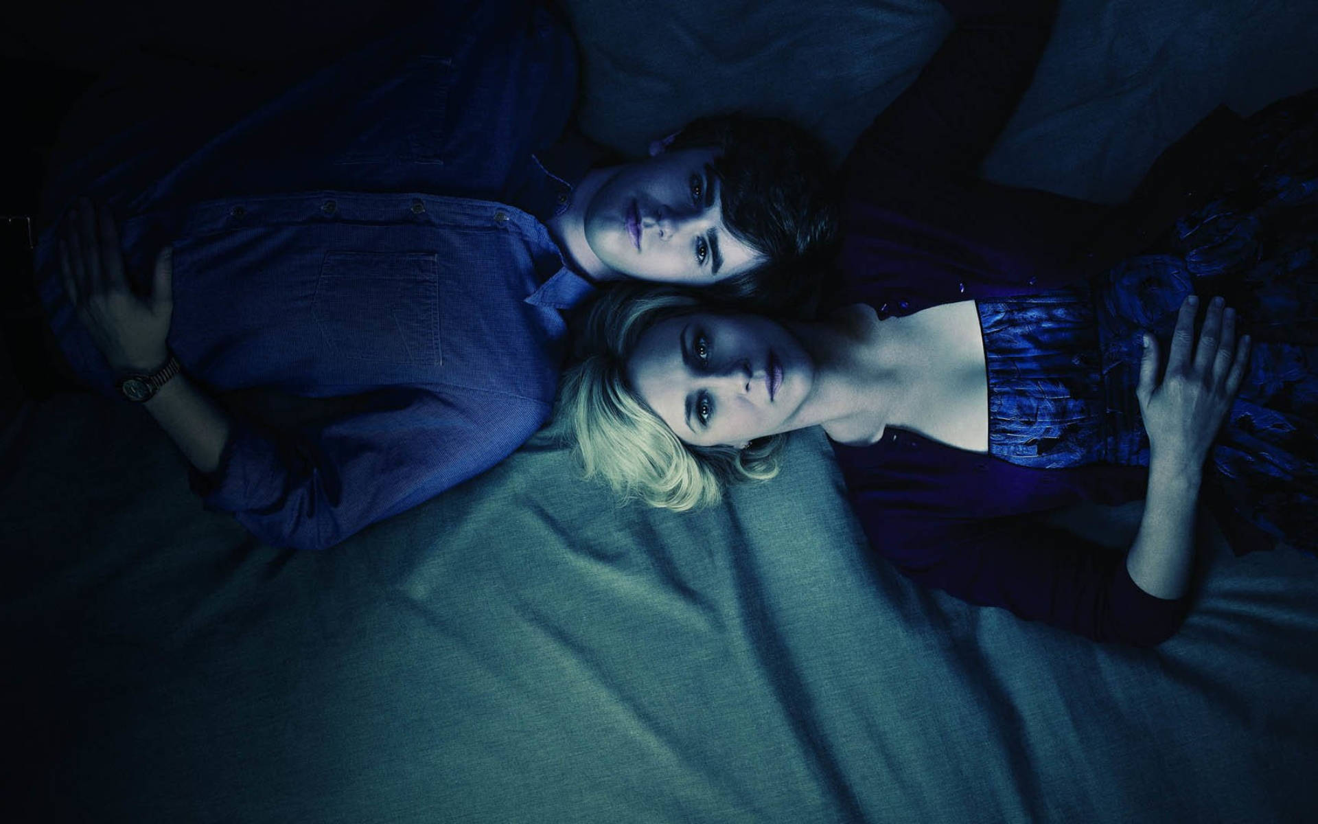 Freddie Highmore And Vera On Bed Wallpaper