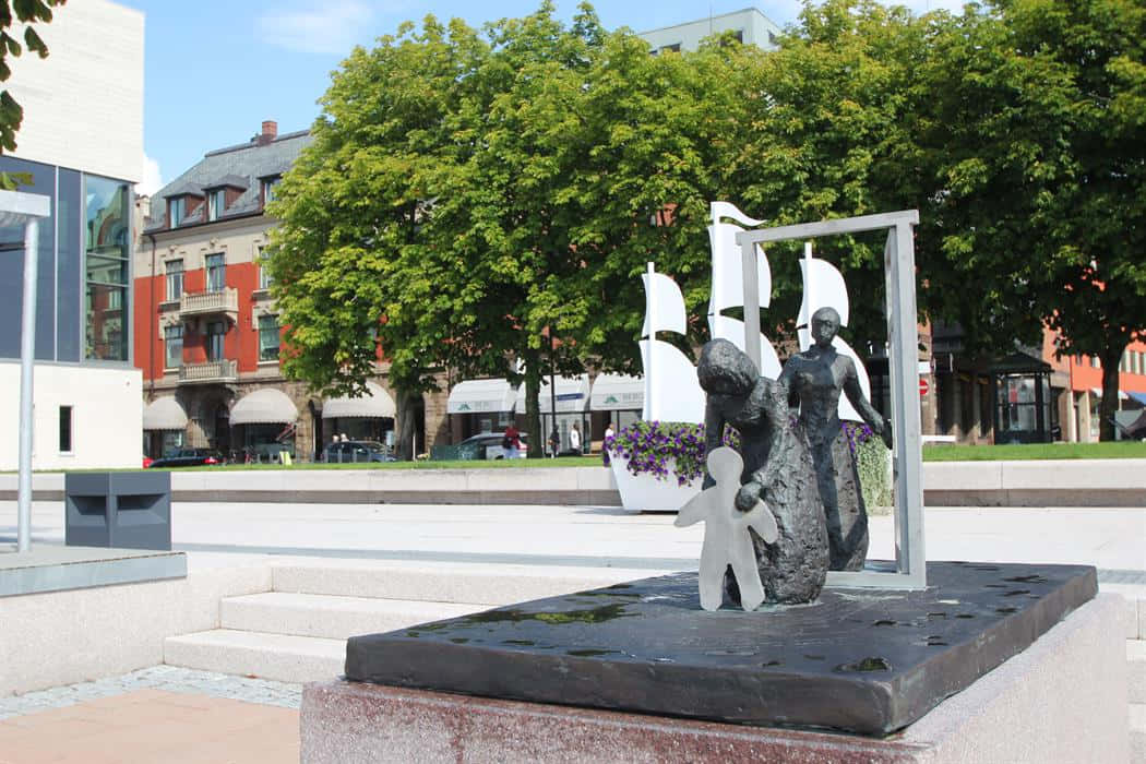 Fredrikstad Square Sculpture Wallpaper