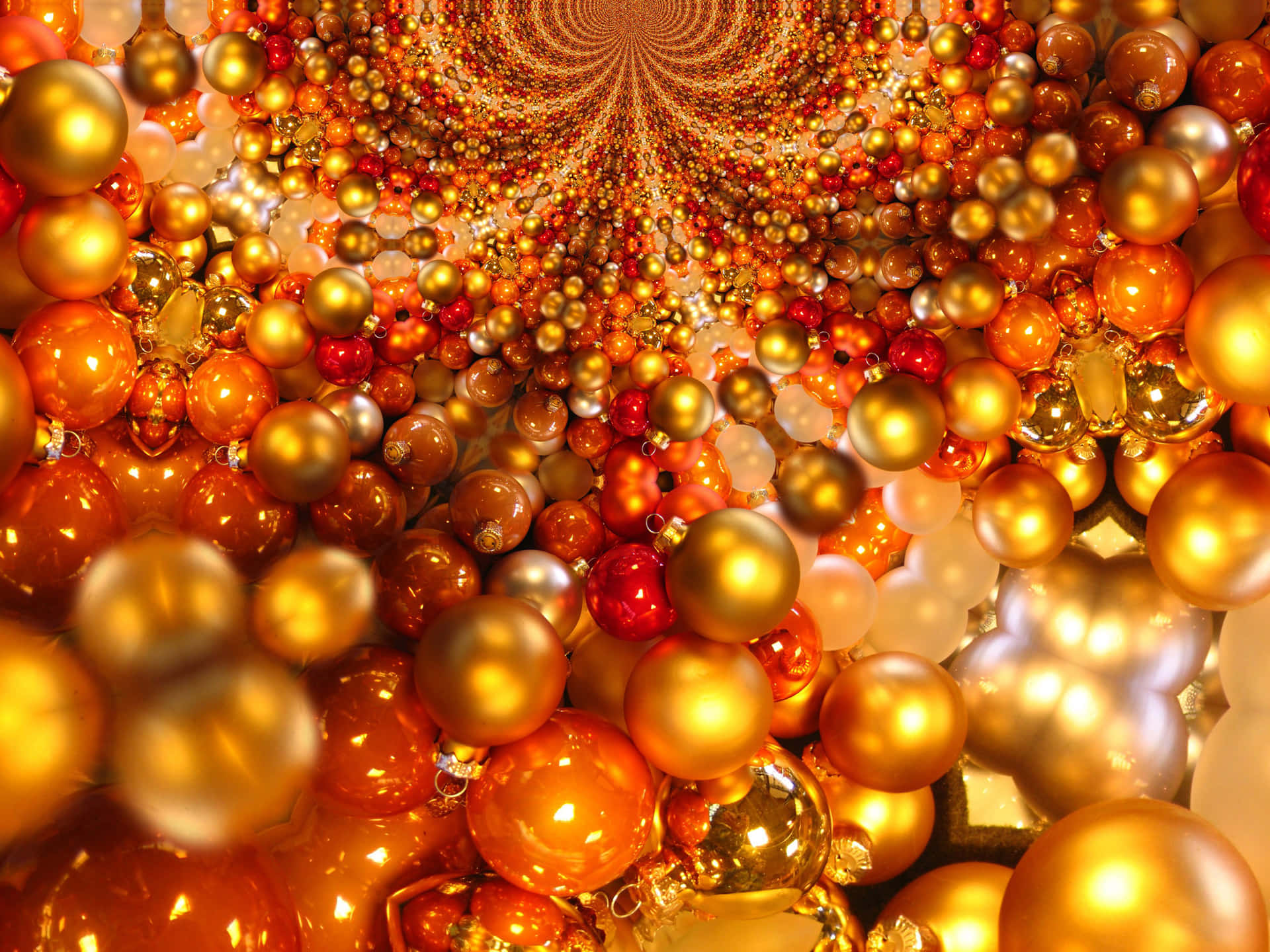 Free Red Golden Christmas Balls Picture