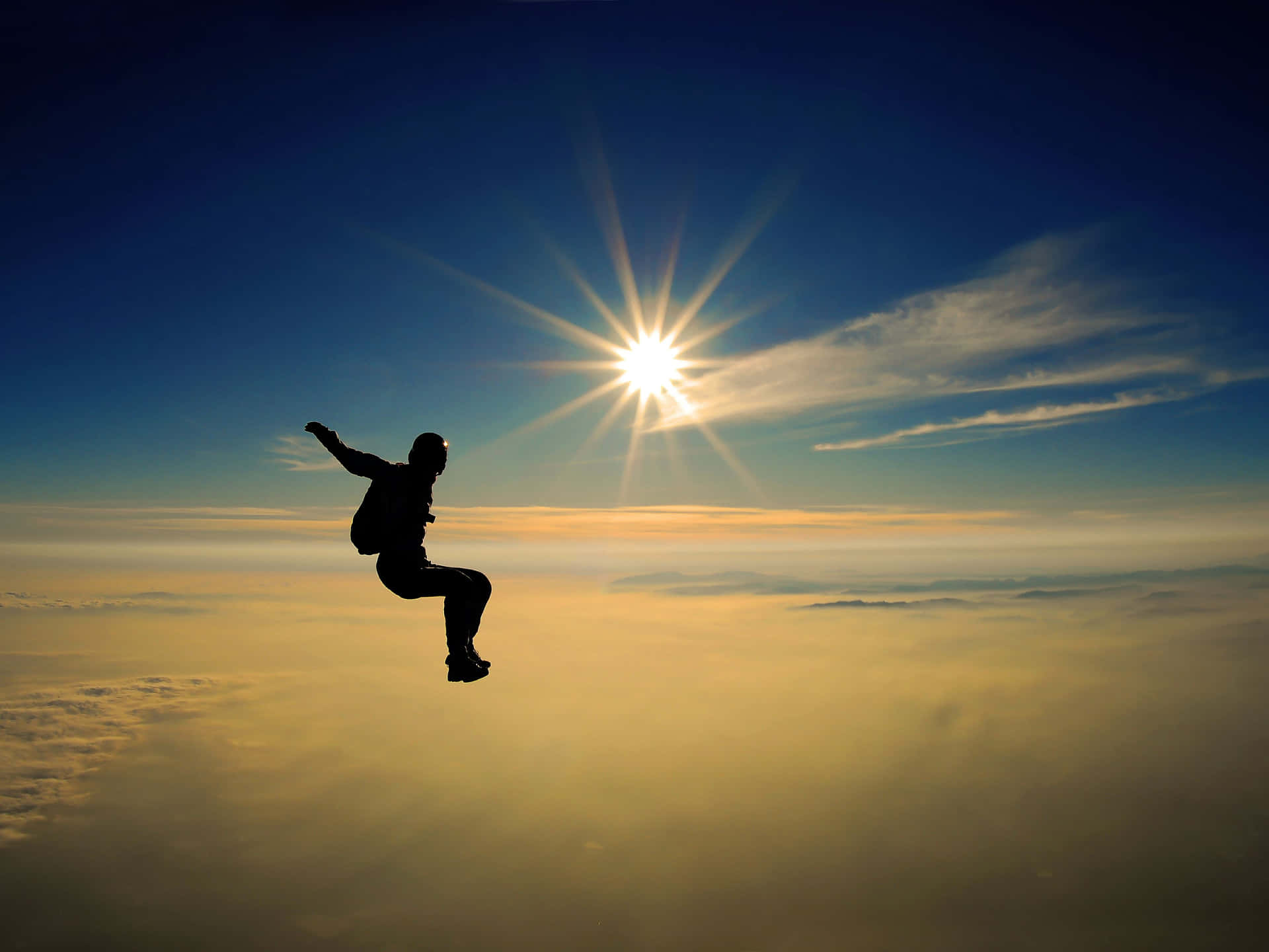 Gratisfald skydiving Silhuet pragtfuld himmeludsigt med store skyer Wallpaper