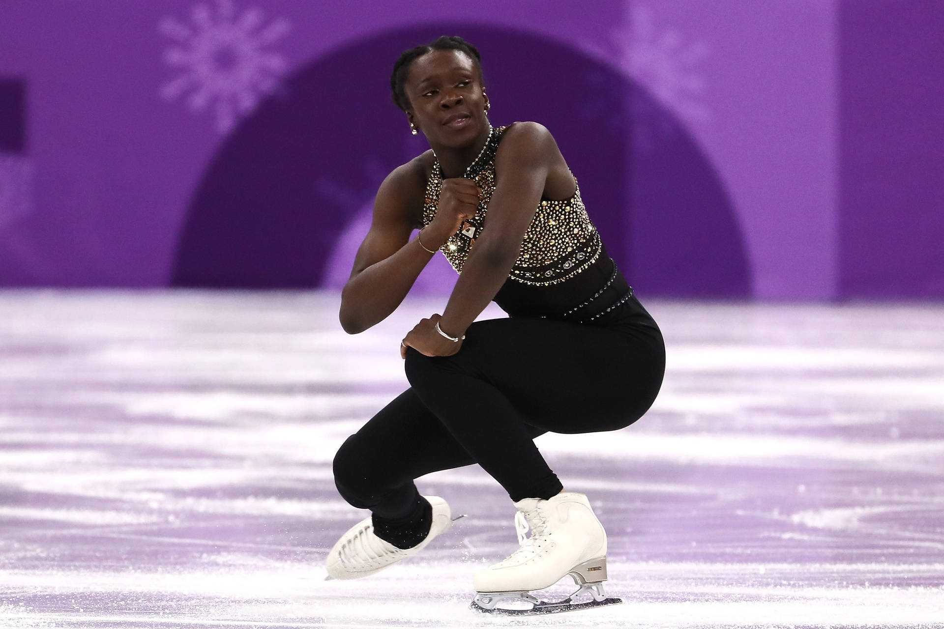 Französischereiskunstlauf-star Méité Bei Den Olympischen Winterspielen 2018 Wallpaper