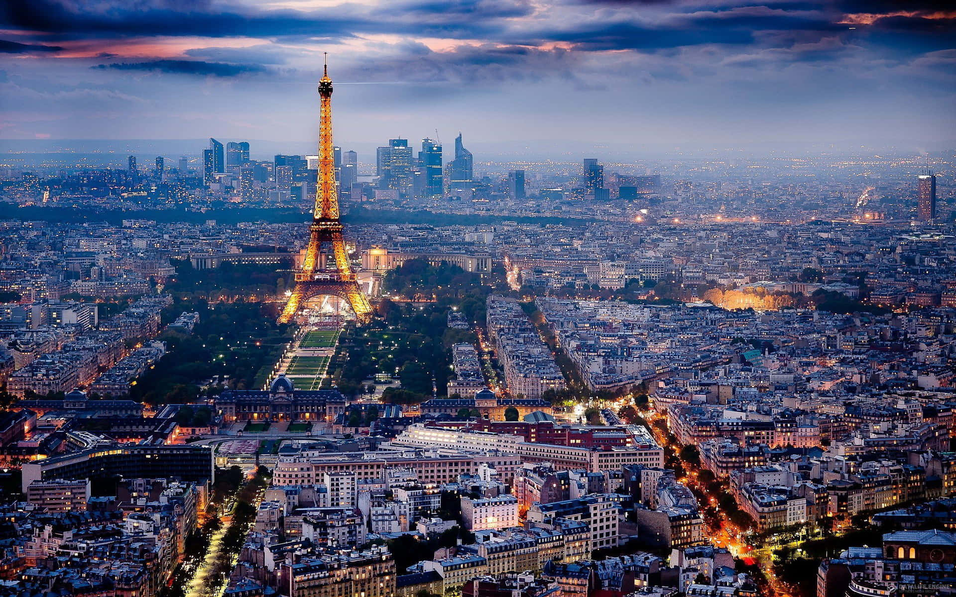 Immaginedella Torre Eiffel E Di Parigi Di Notte