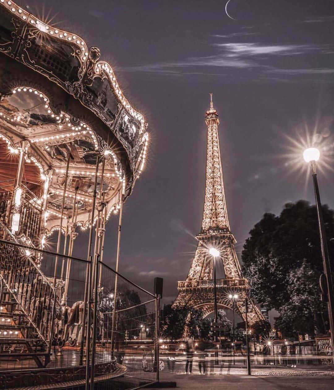 Französischesbild Des Eiffelturms Und Karussells